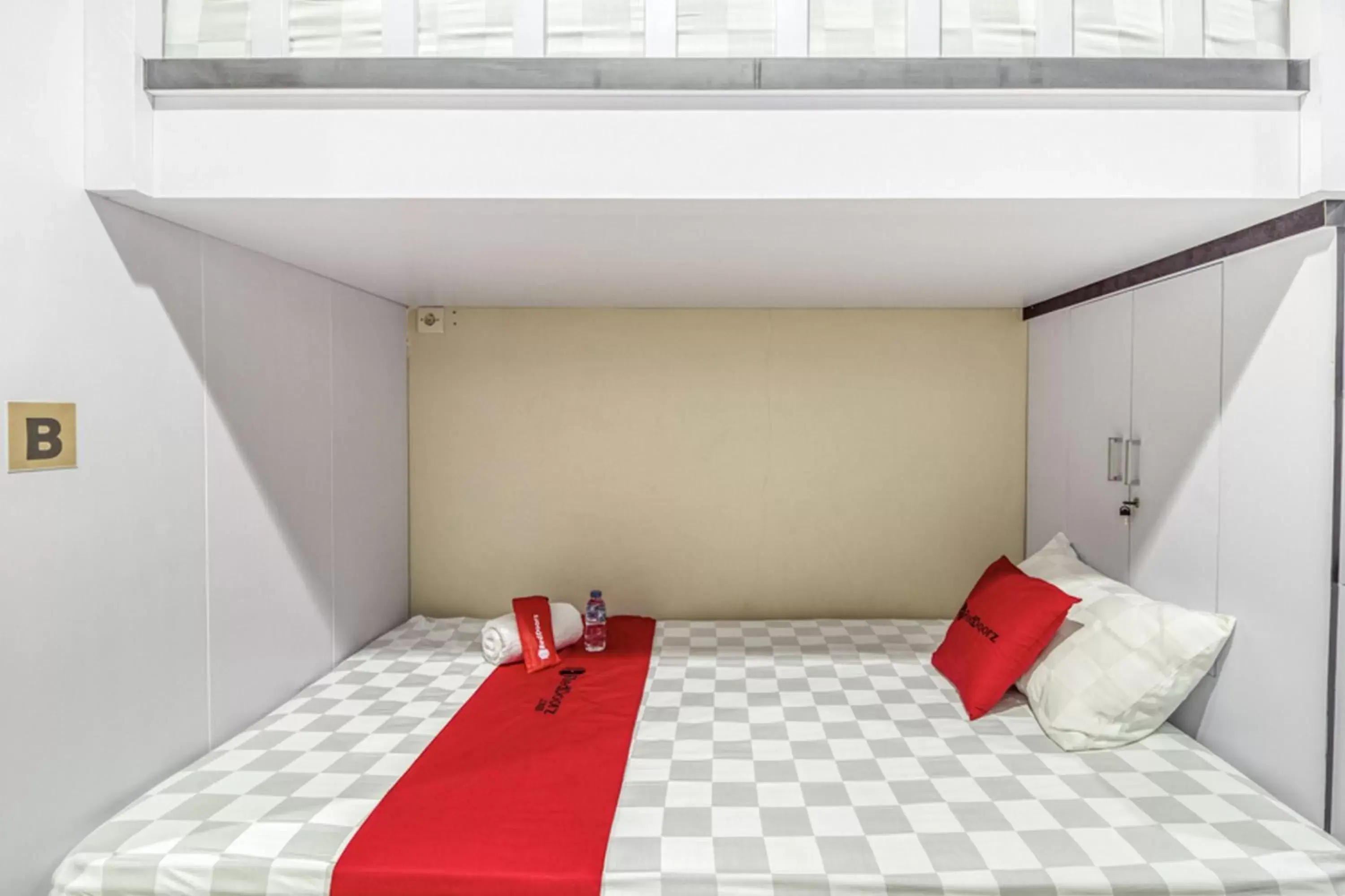 Bedroom, Bed in RedDoorz near Jogja National Museum Bedroom, Bed in RedDoorz near Jogja National Museum