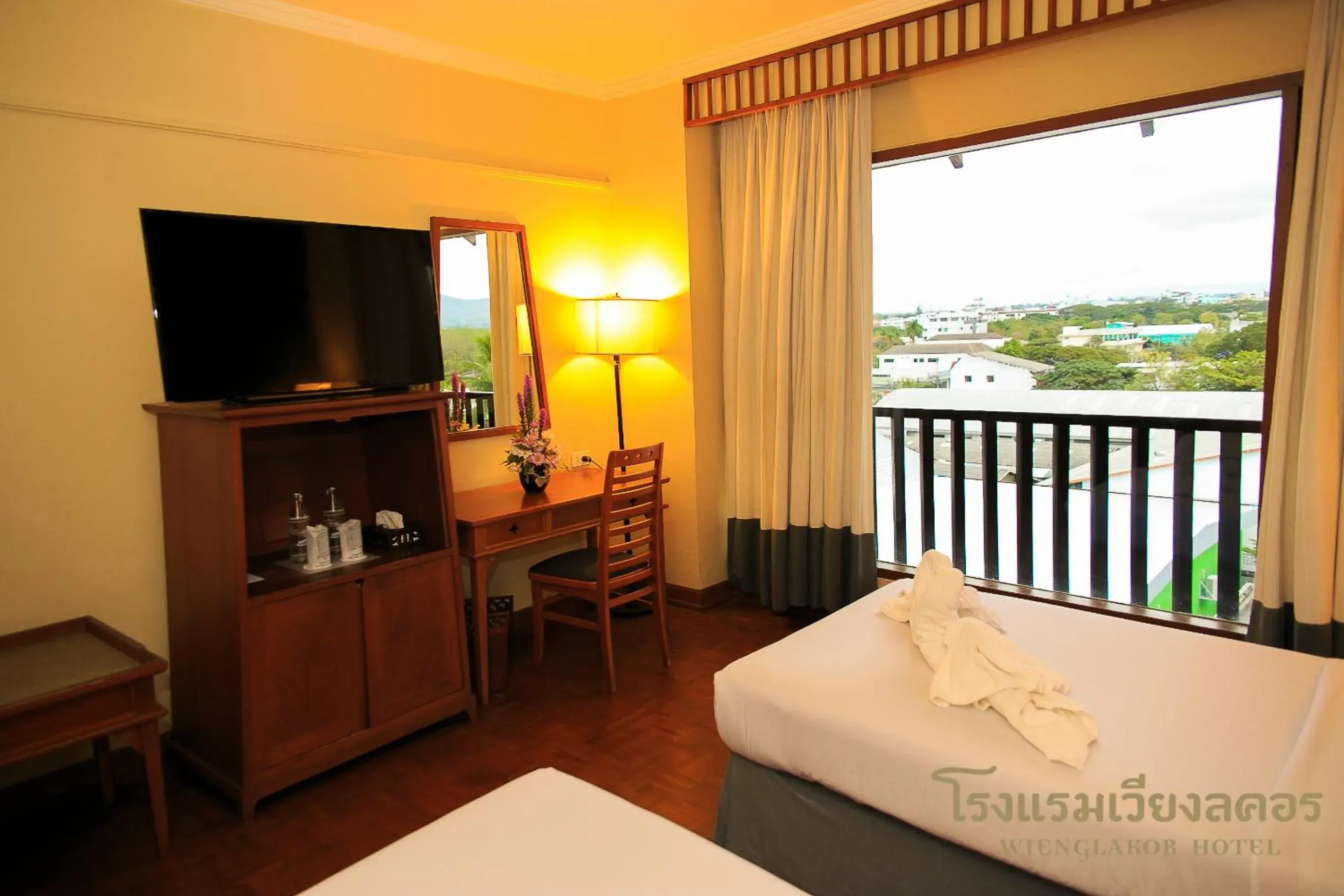 View (from property/room), Bed in Wienglakor Hotel Lampang View (from property/room), Bed in Wienglakor Hotel Lampang