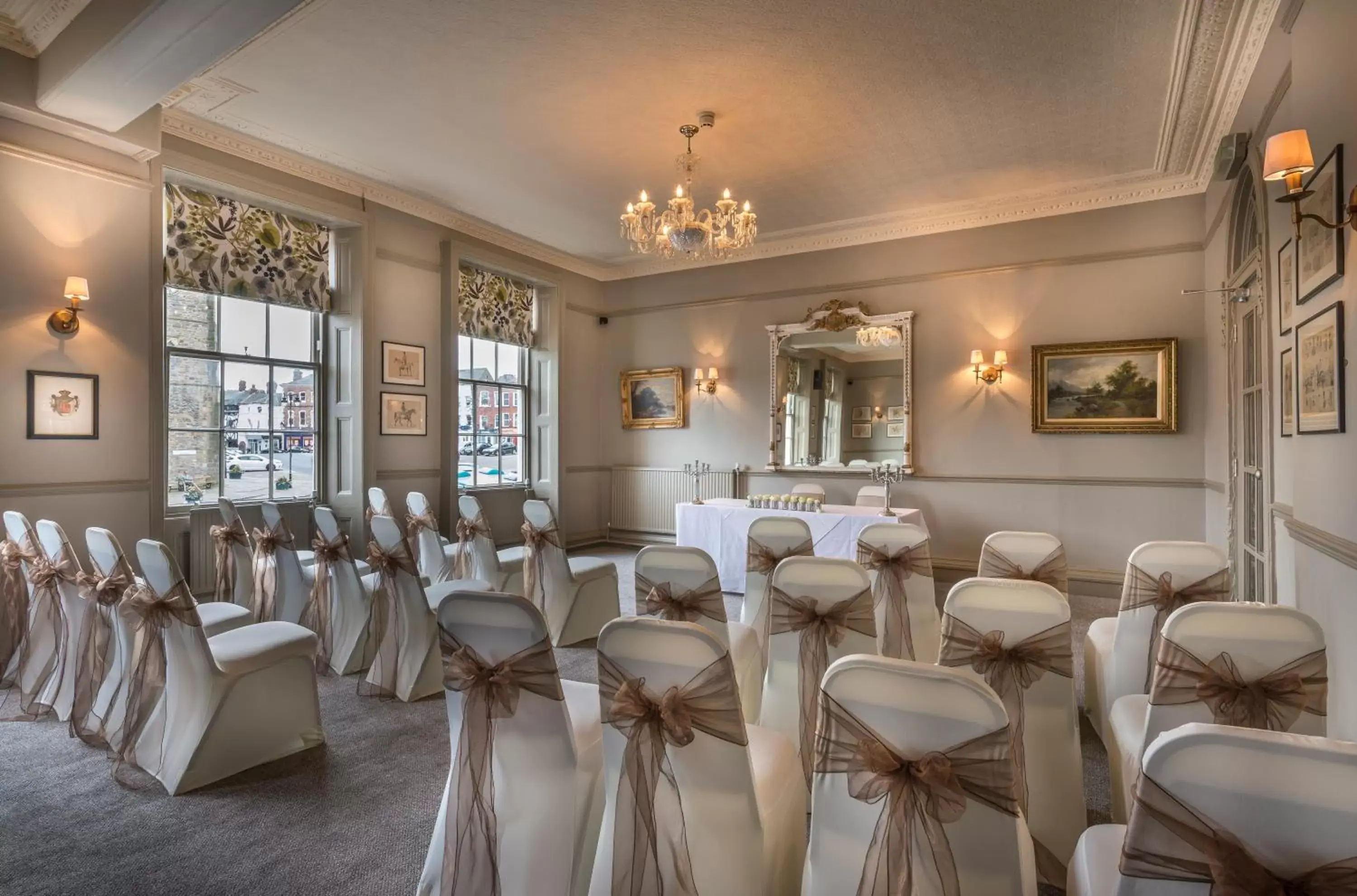 Banquet/Function facilities, Restaurant/Places to Eat in The Kings Head Hotel, Richmond, North Yorkshire