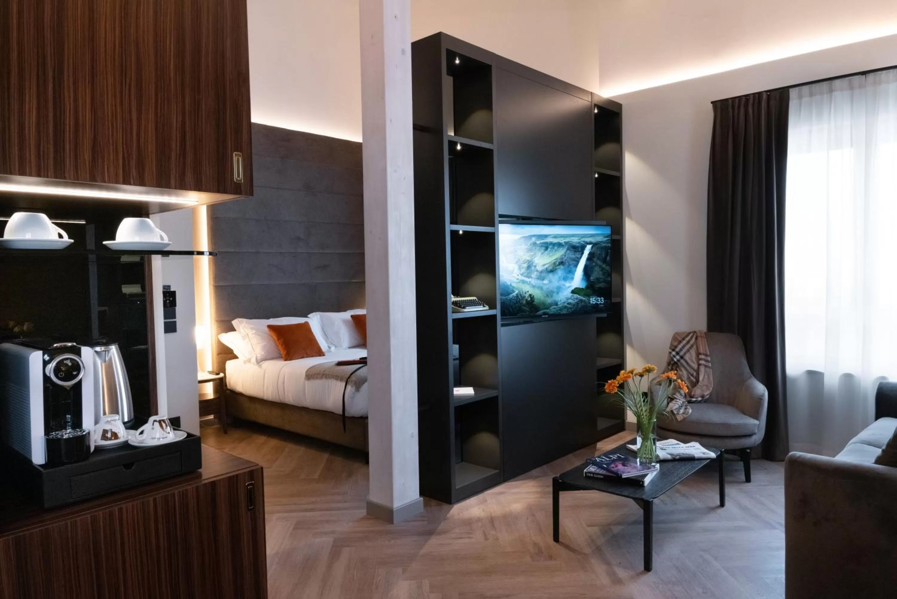 Communal lounge/ TV room, Bed in 3T Boutique Hotel