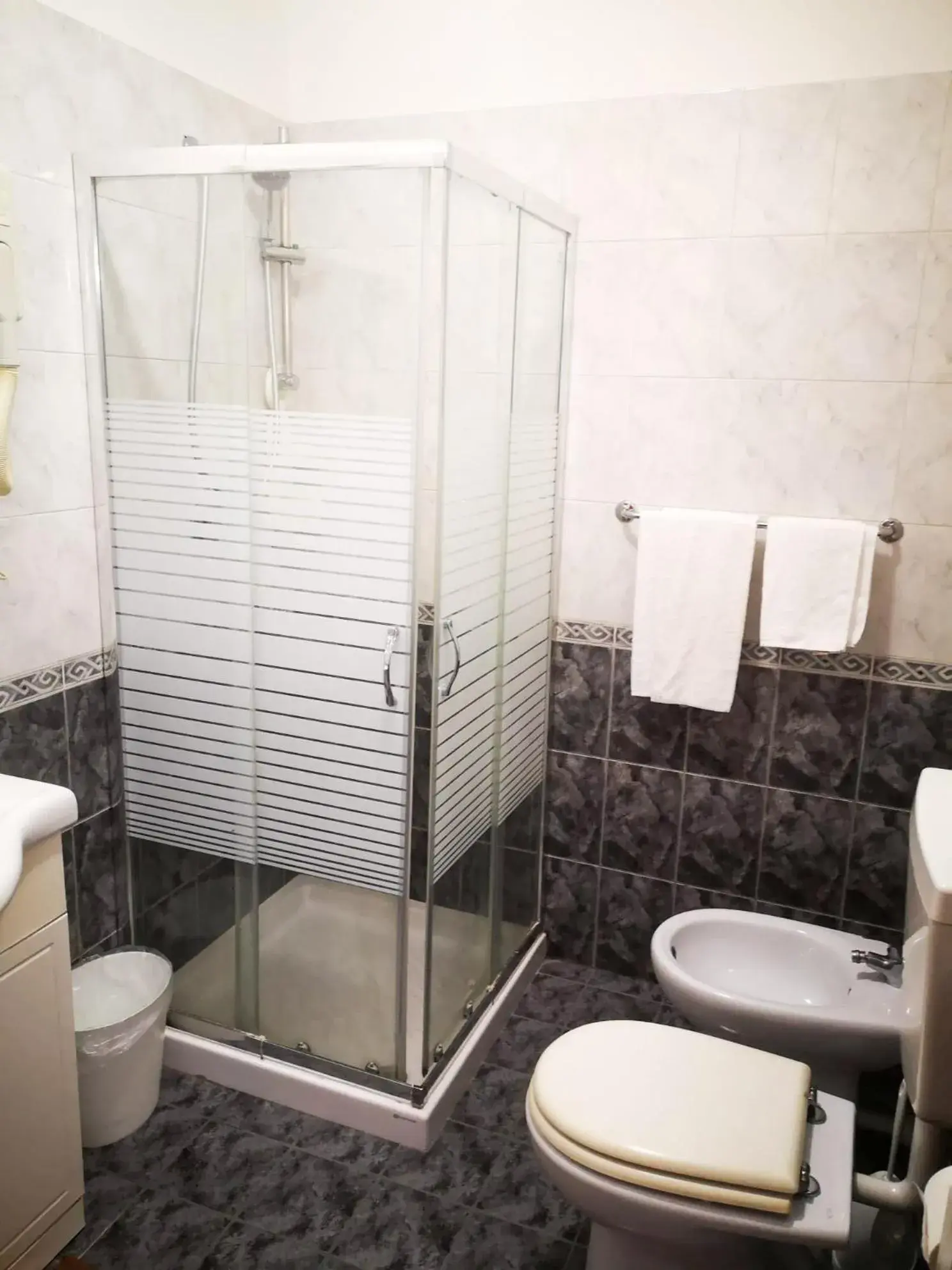 Bathroom in Hotel Cavour Resort