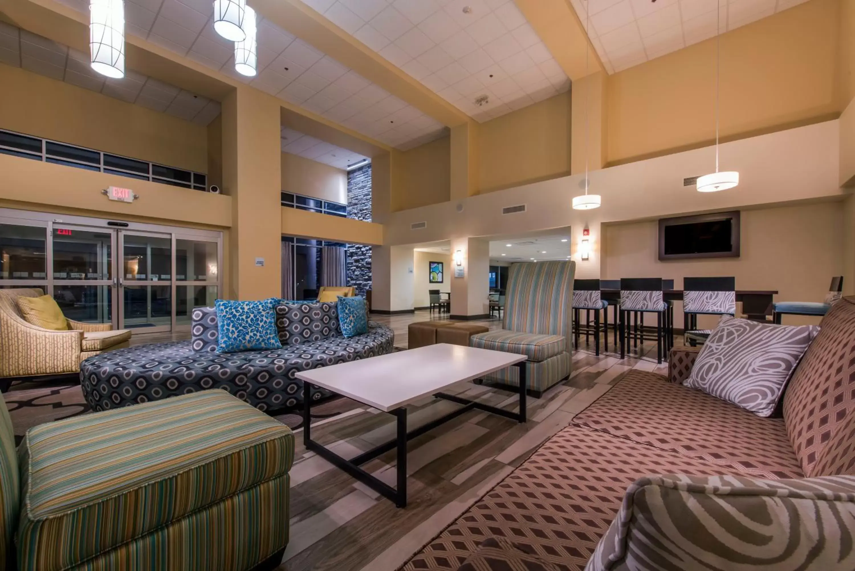 Property building, Lounge/Bar in Holiday Inn Express & Suites Colorado Springs Central, an IHG Hotel