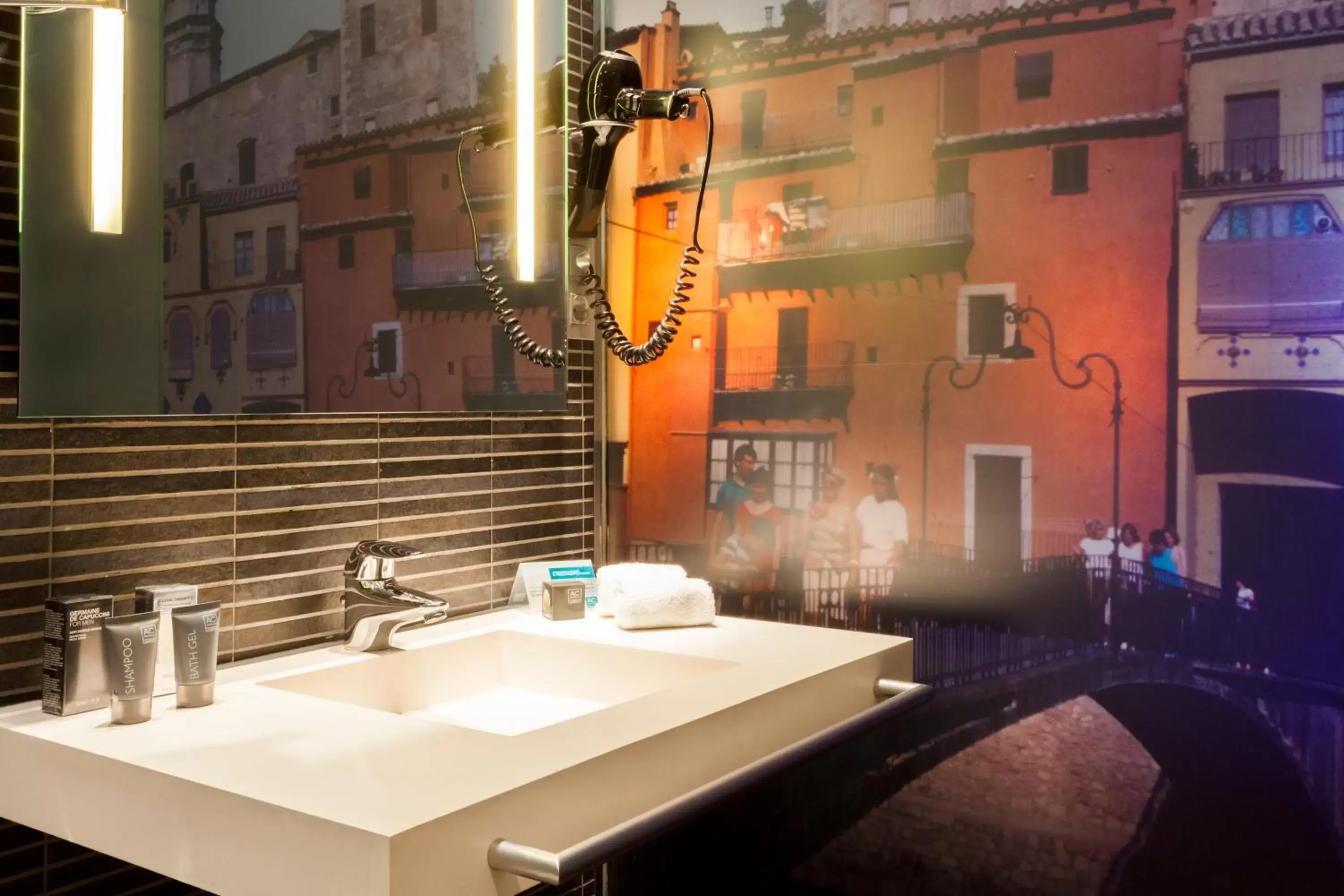Bathroom in Hotel Palau de Bellavista Girona by URH