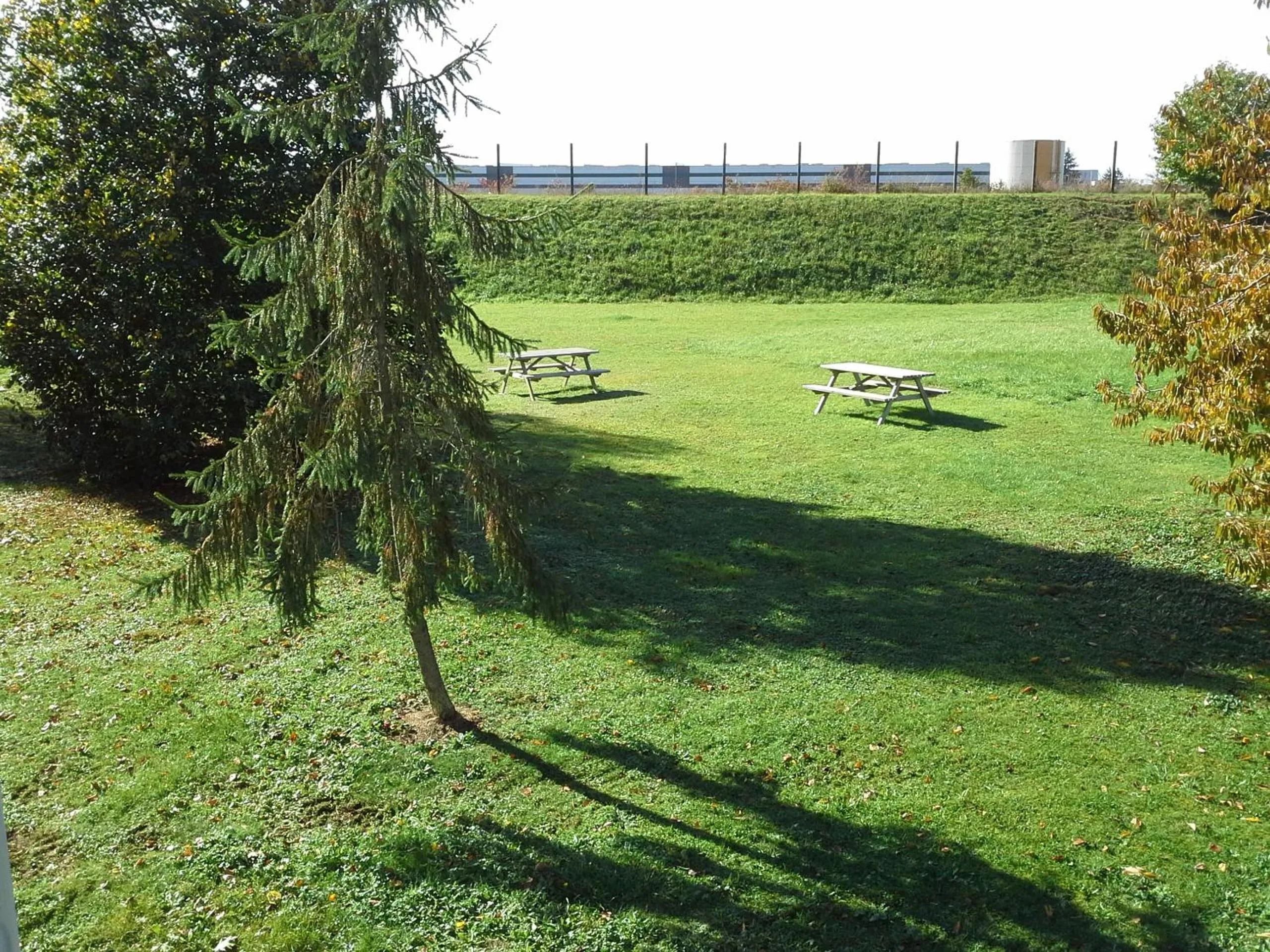 Facade/entrance in Contact Hôtel Come Inn