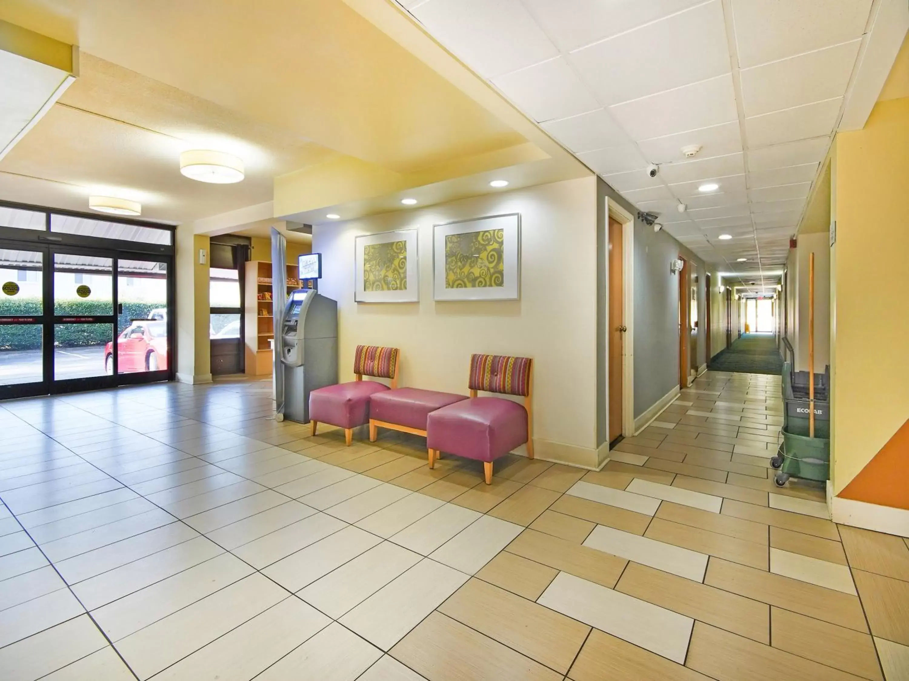 Lobby or reception in Baymont by Wyndham Williamsburg Lobby or reception in Baymont by Wyndham Williamsburg