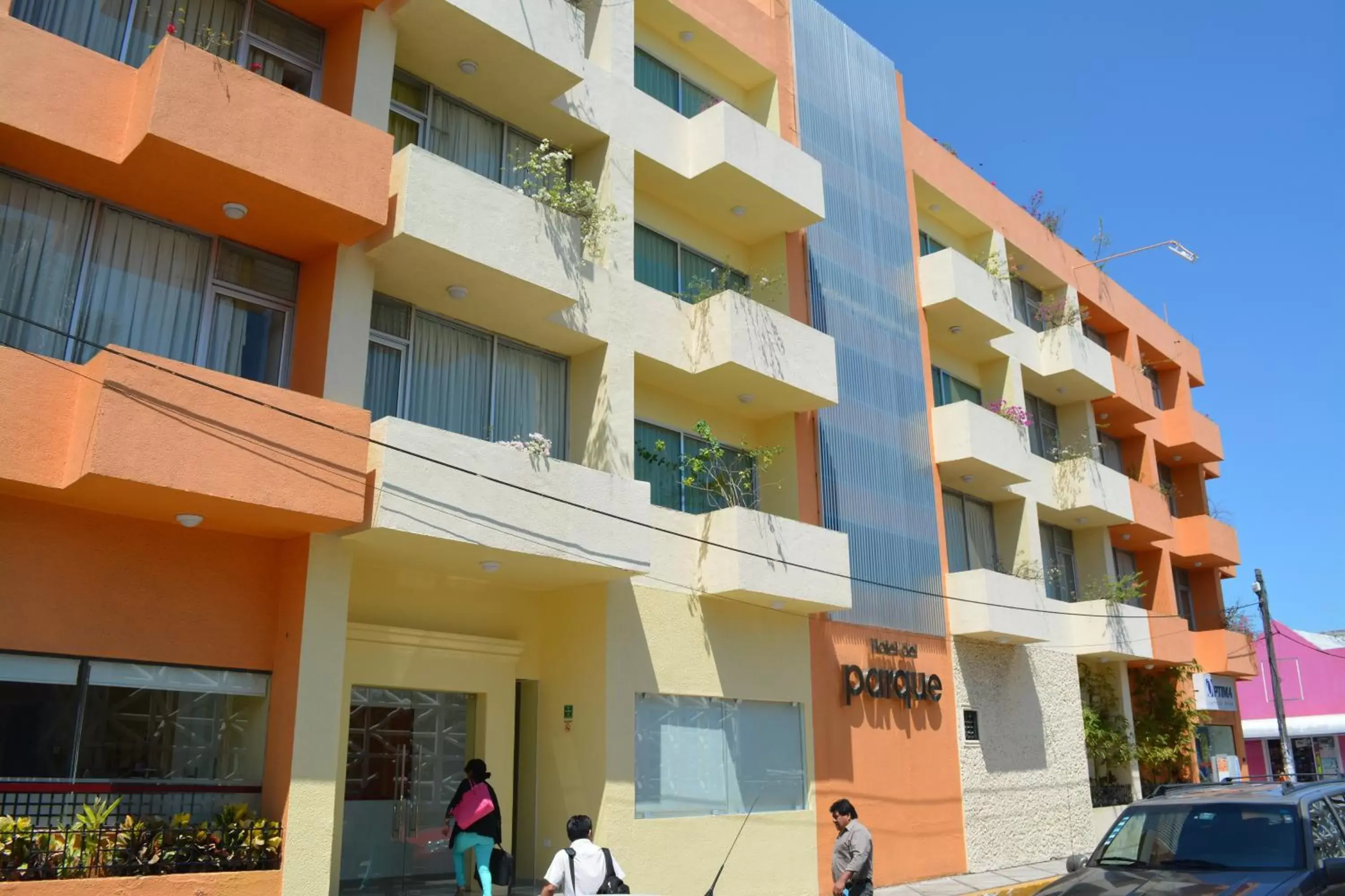 Facade/entrance, Property Building in Hotel del Parque