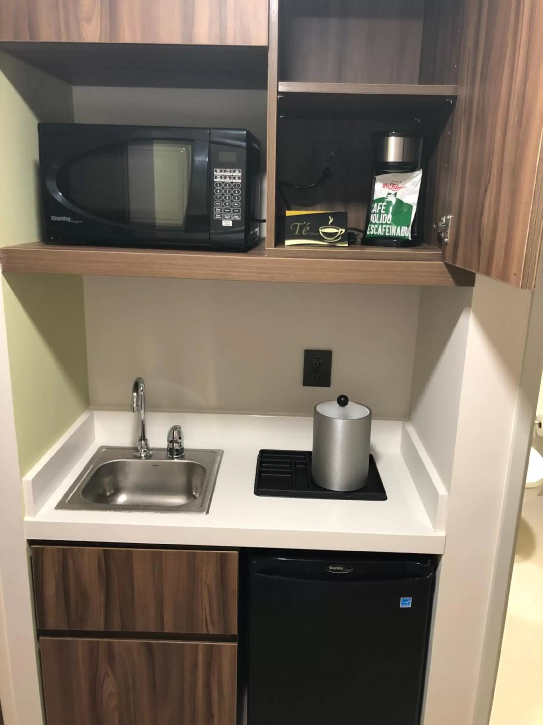 Kitchen or kitchenette, Kitchen/Kitchenette in Holiday Inn Express & Suites - Playa del Carmen, an IHG Hotel