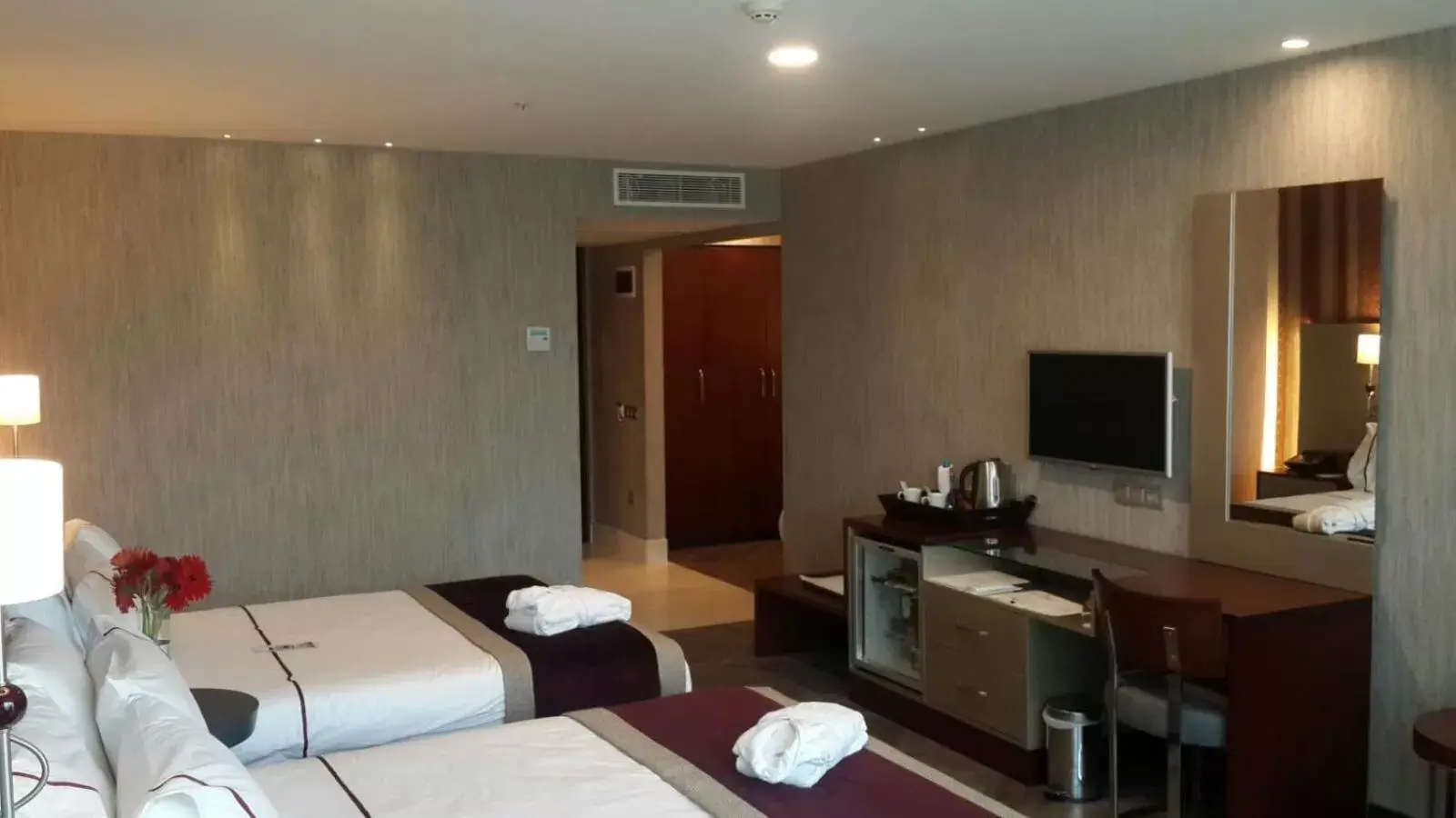 Photo of the whole room, TV/Entertainment Center in Taksim Gonen Hotel