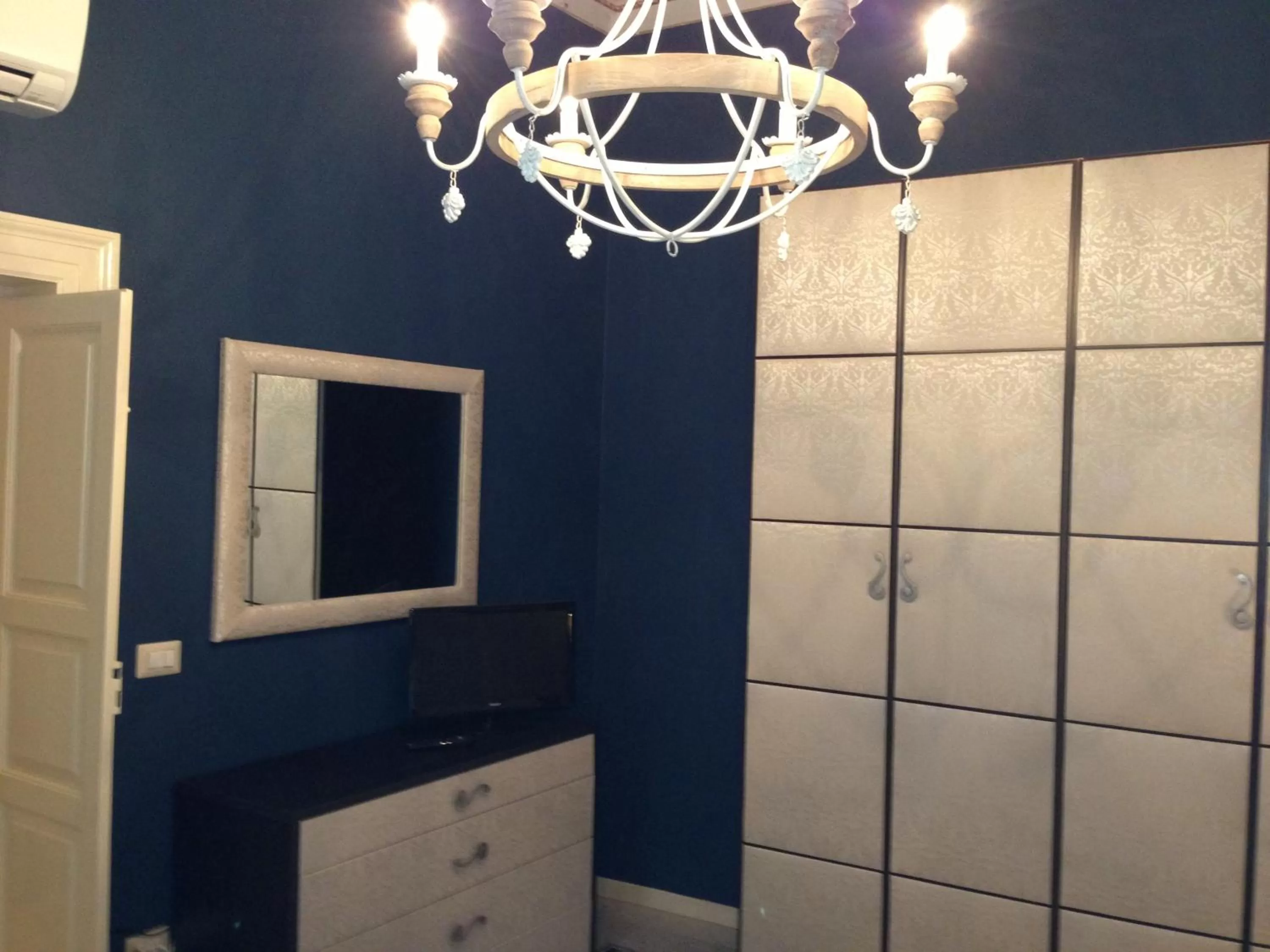 Decorative detail in Albergo Diffuso Dimora Rossi B&B