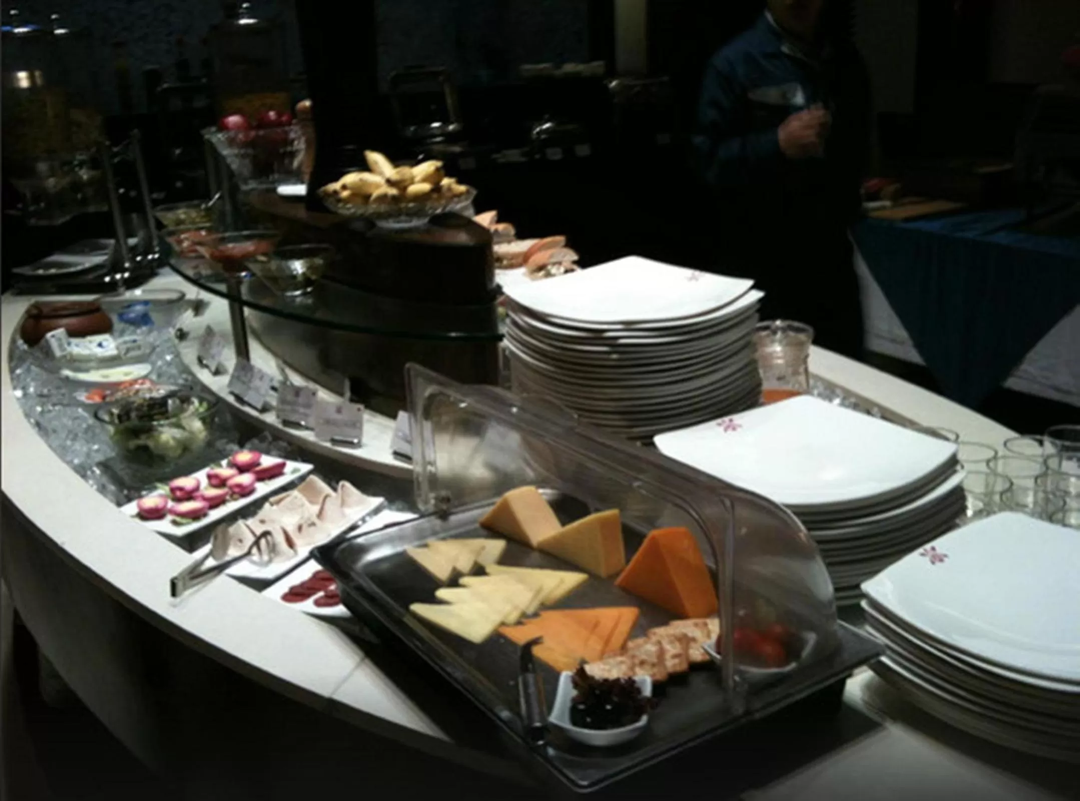 Restaurant/places to eat in Royal Orchid Central, Pune