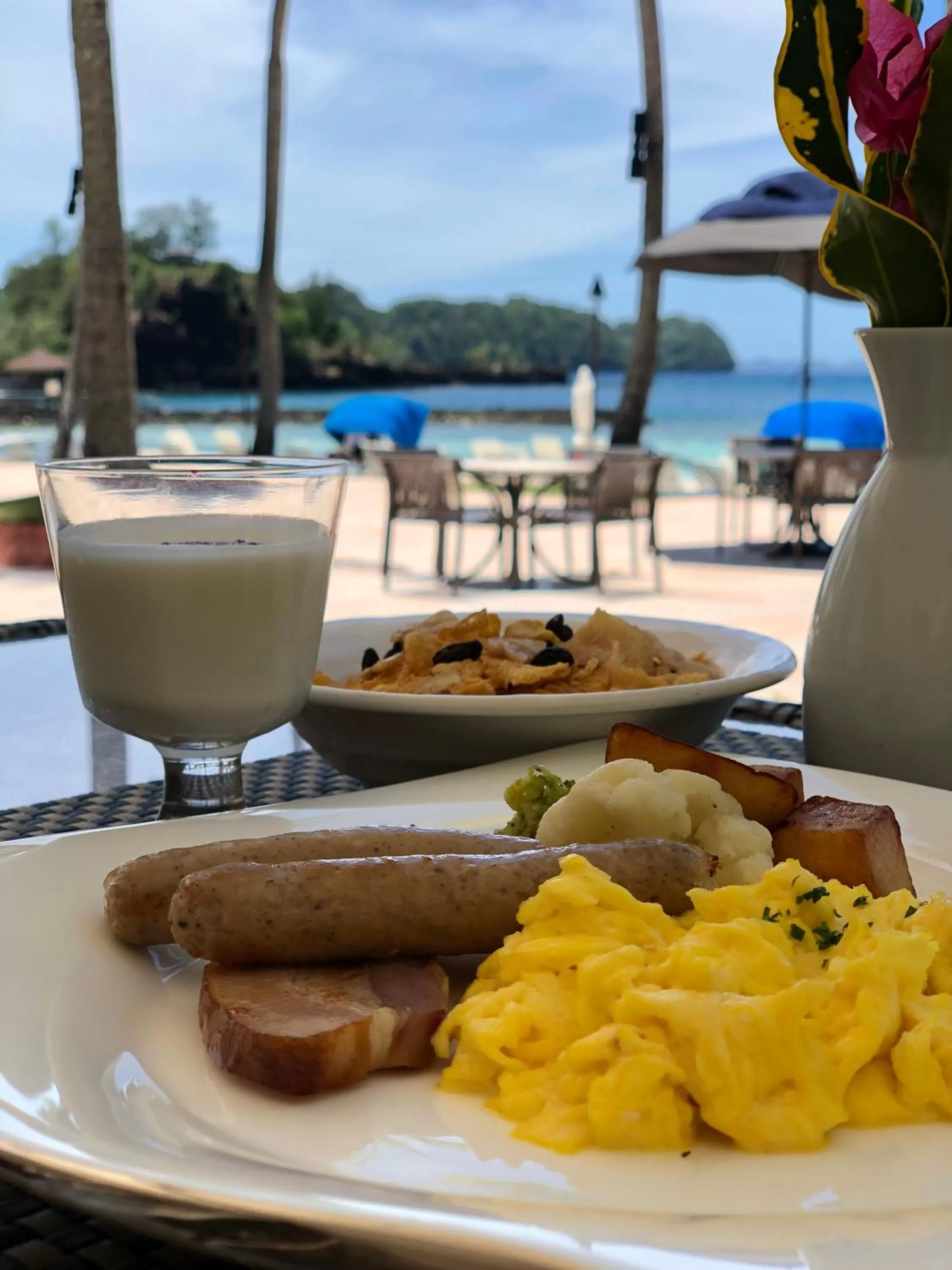 Food and drinks in Palau Pacific Resort & The Pristine Villas and Bungalows