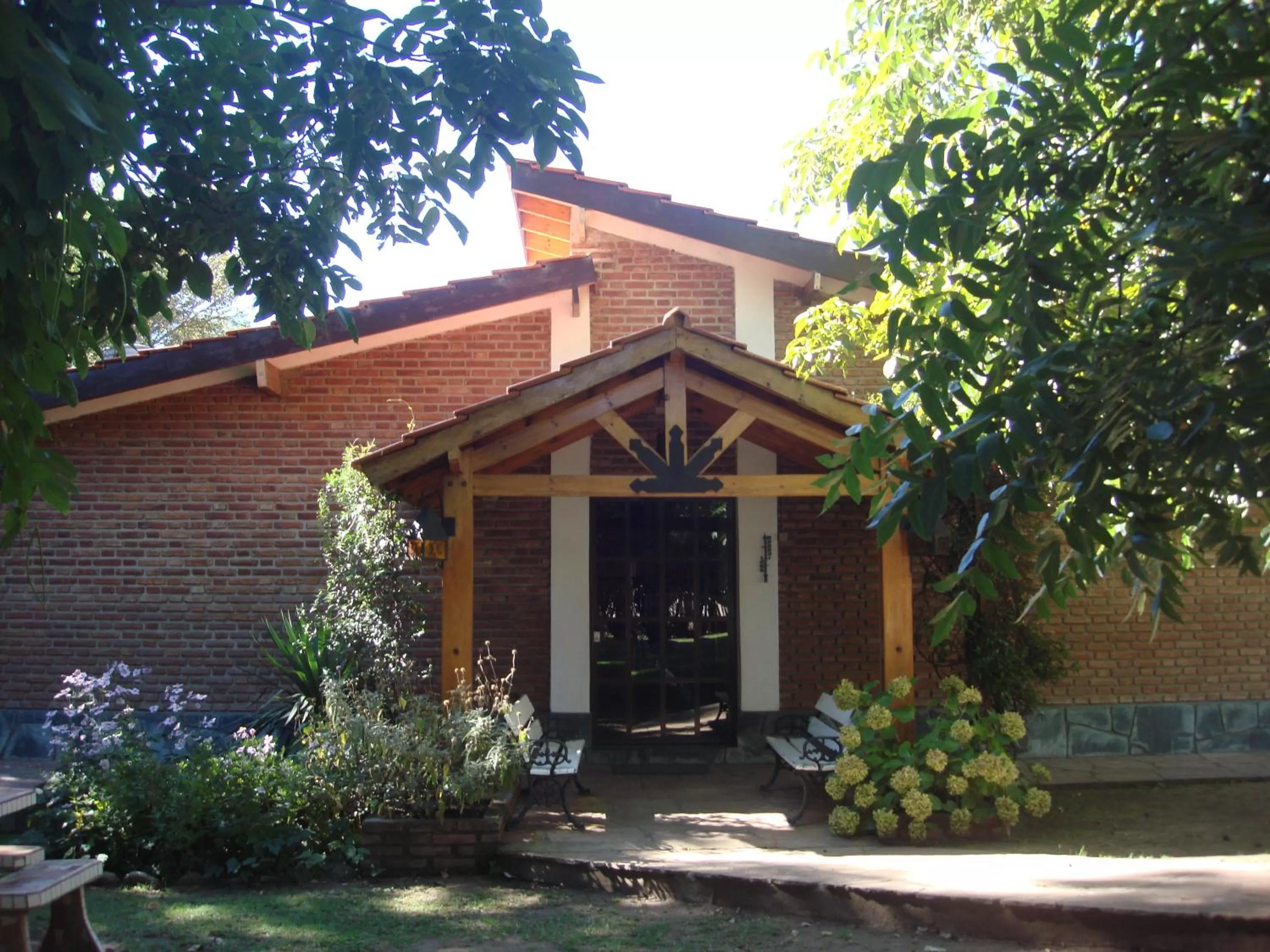 Facade/entrance in Hostería Lida