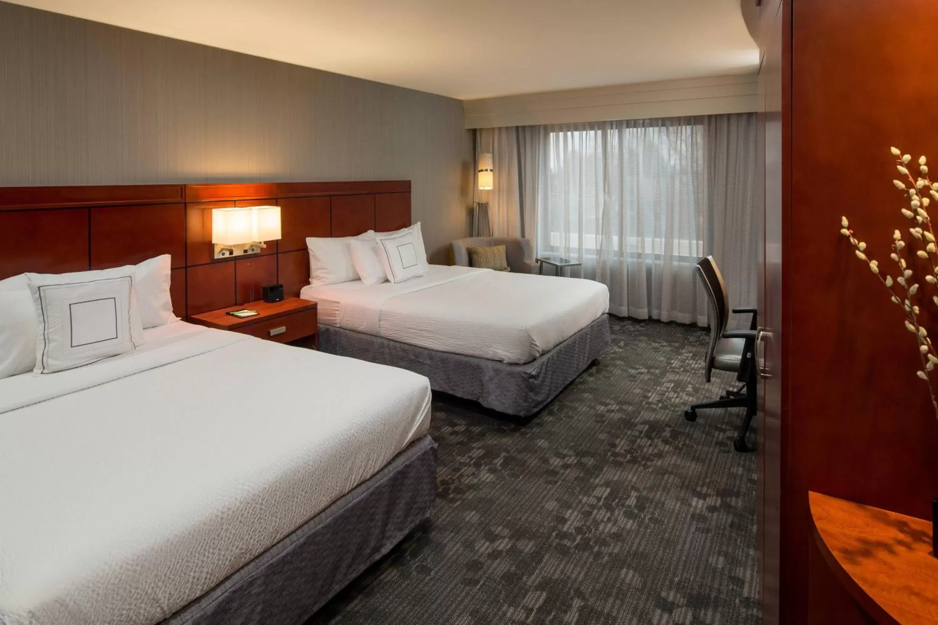 Photo of the whole room, Bed in Courtyard by Marriott Lafayette