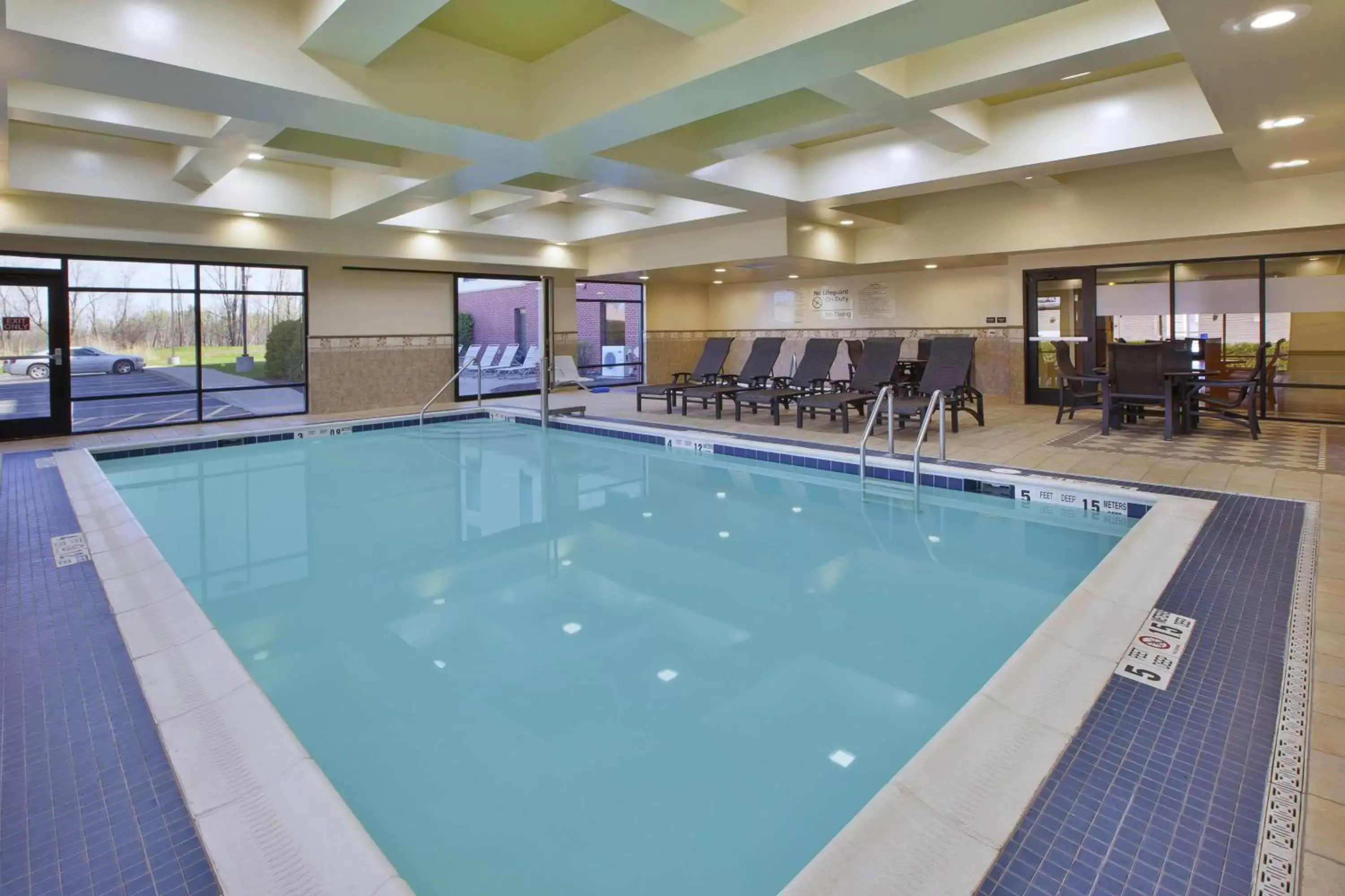 Swimming Pool in Hampton Inn & Suites Plattsburgh