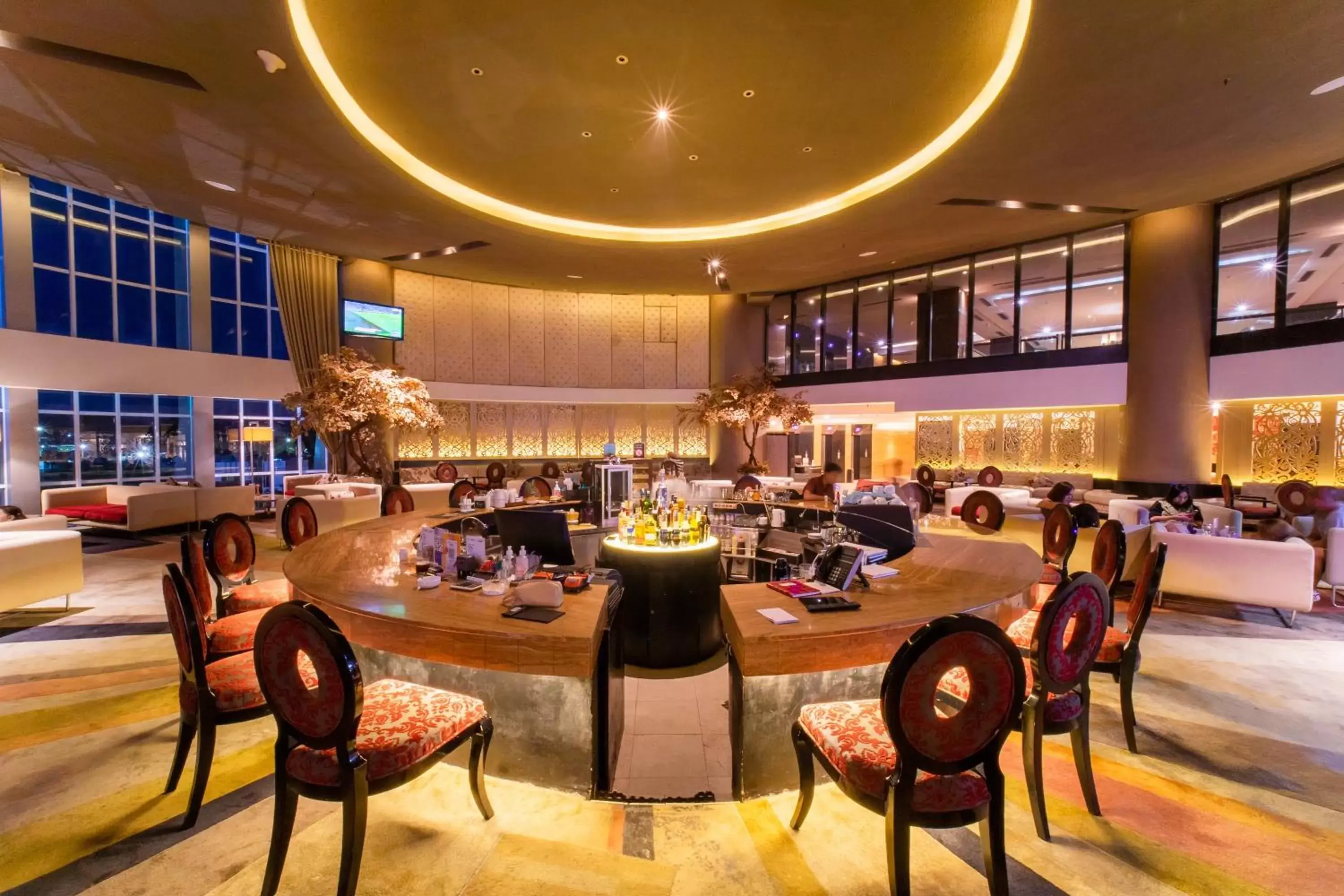 Lounge or bar, Restaurant/Places to Eat in Grand Jatra Hotel Balikpapan