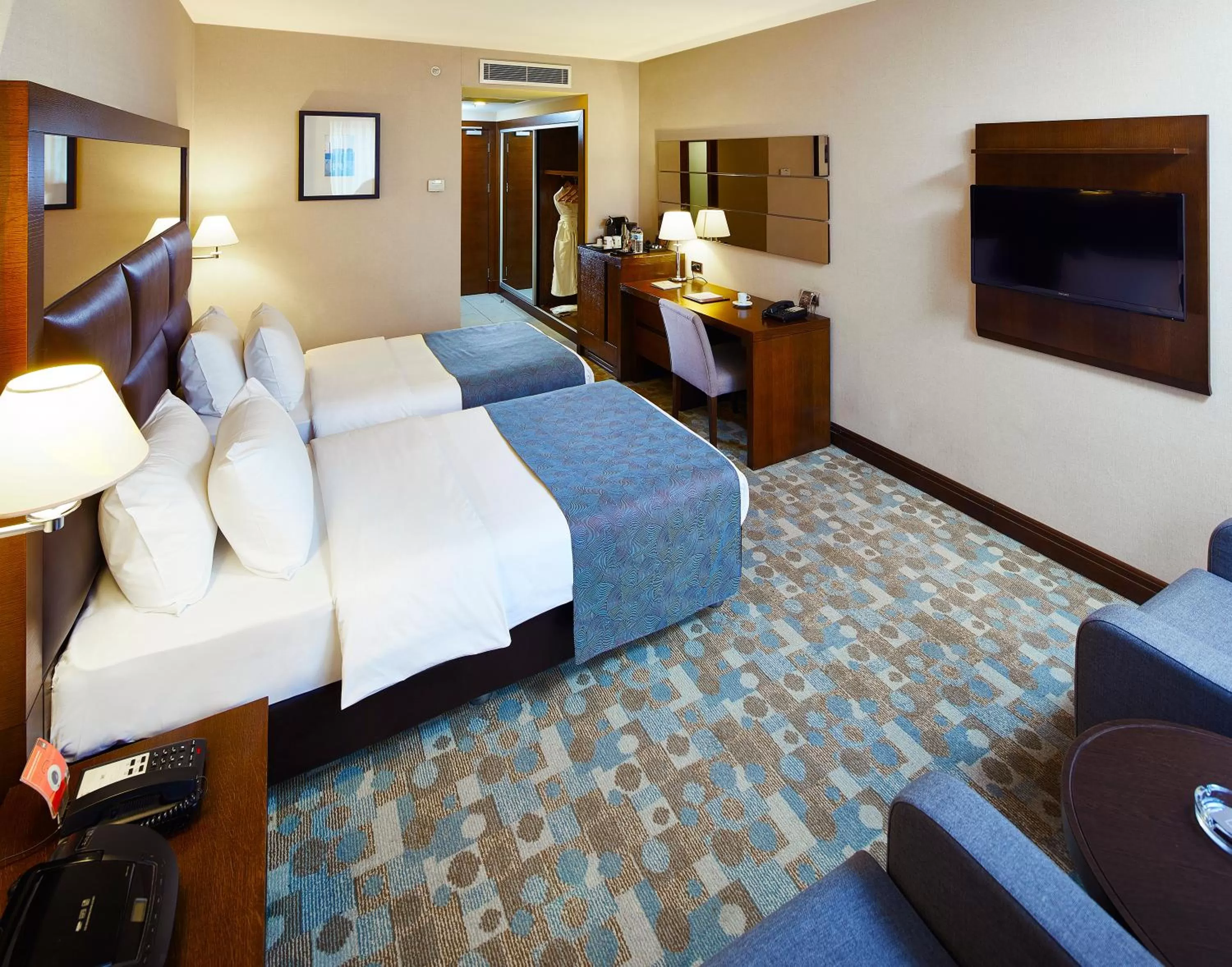 Other, Bed in Midtown Hotel