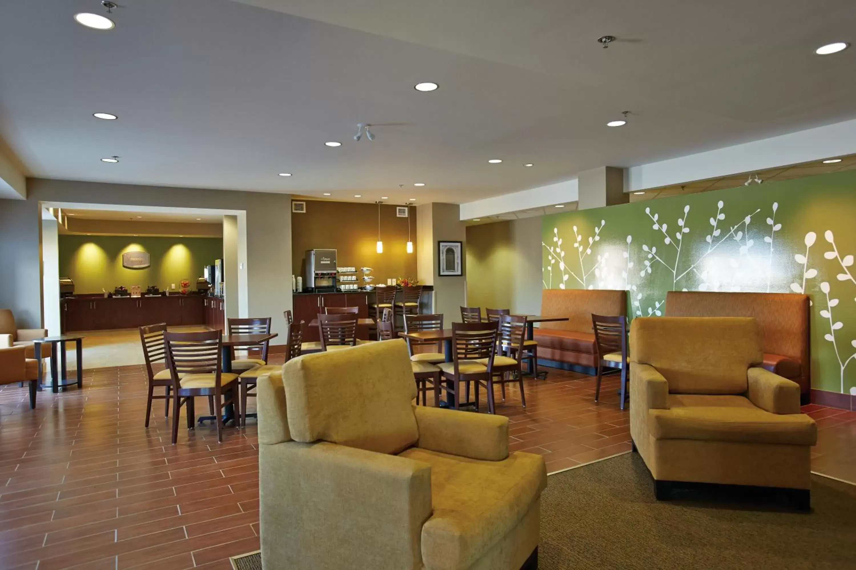 Lobby or reception, Restaurant/Places to Eat in Sleep Inn Regina East