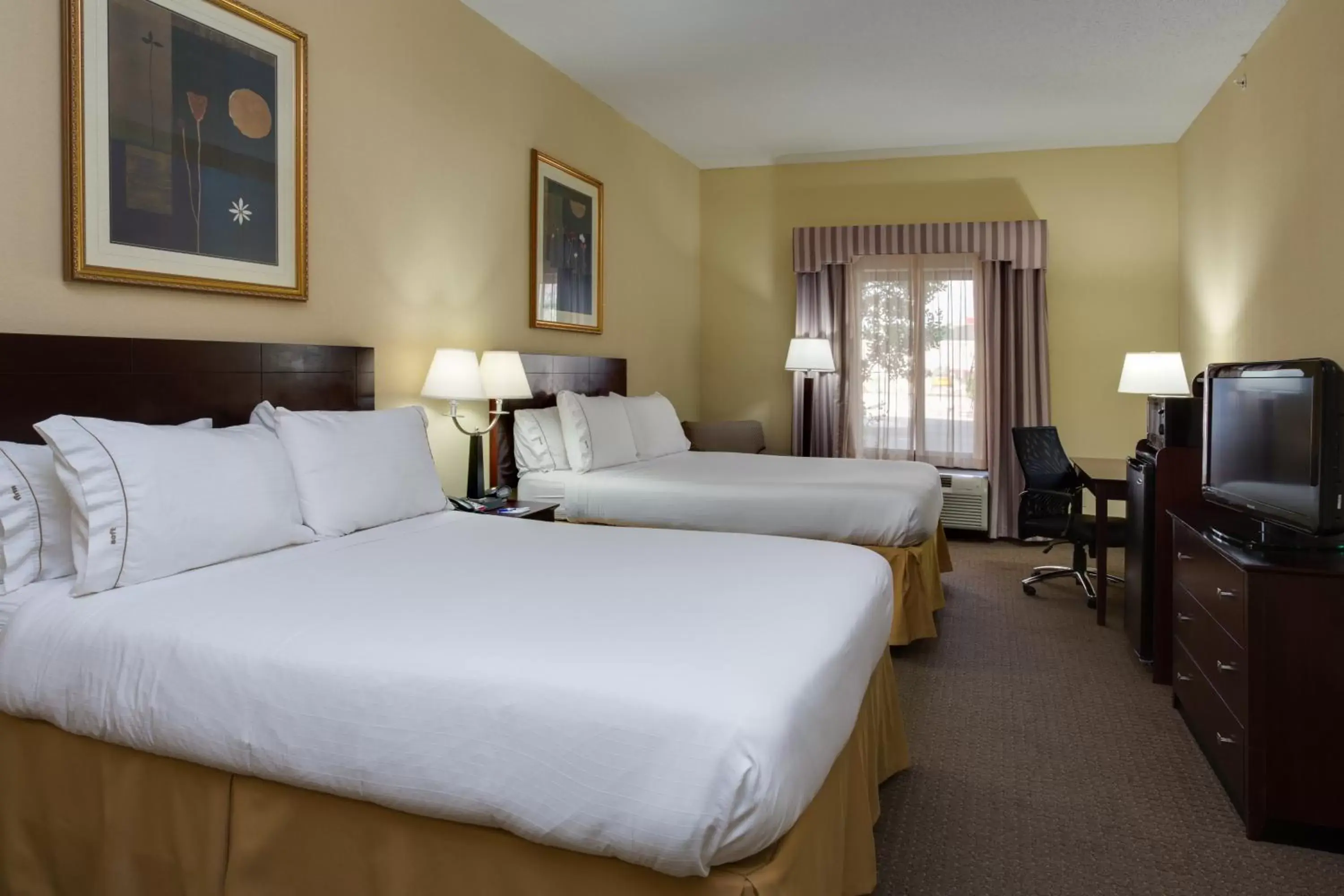Photo of the whole room, Bed in Holiday Inn Express & Suites Sebring, an IHG Hotel