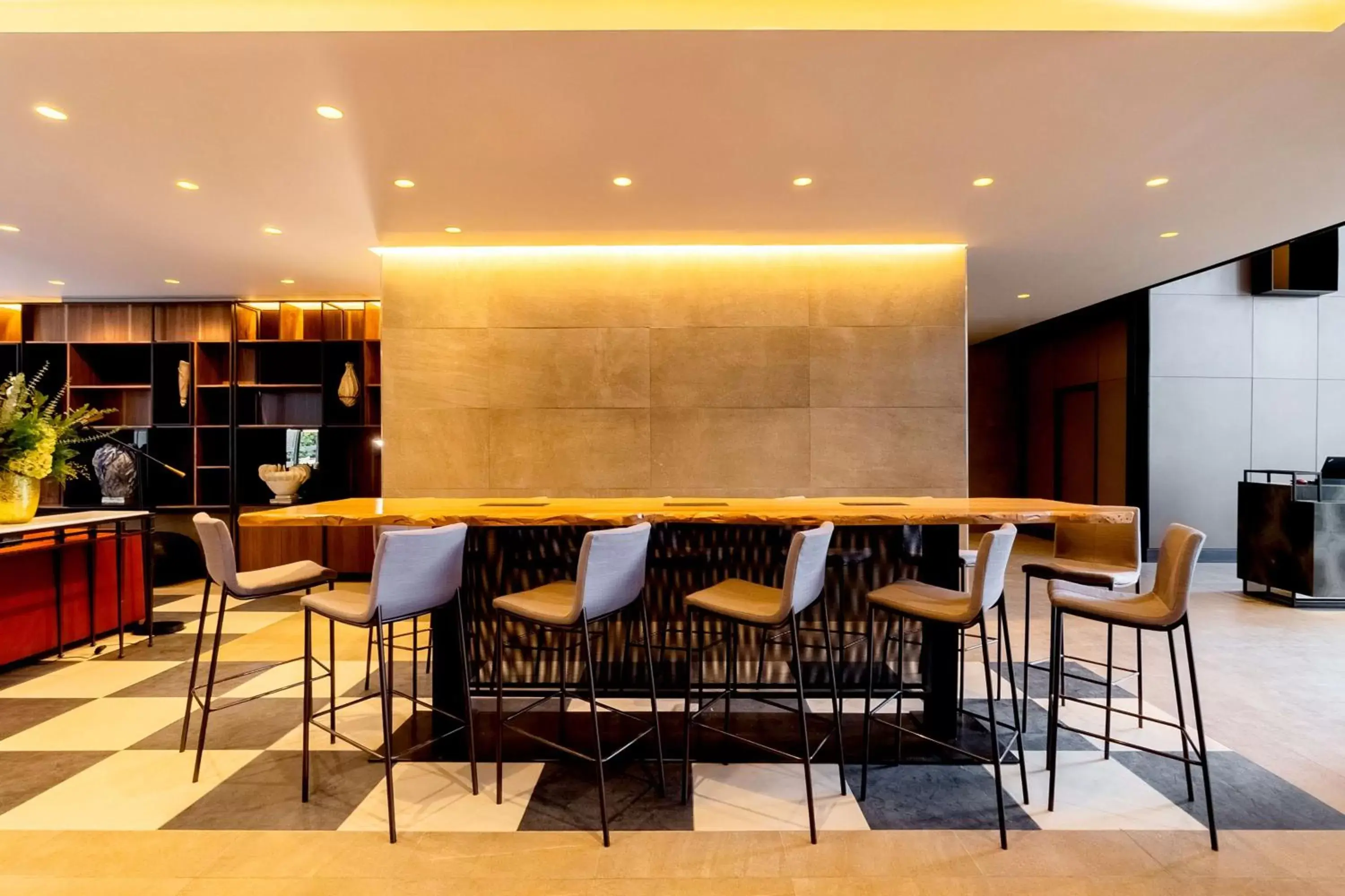 Lobby or reception, Lounge/Bar in Hyatt Centric Las Condes Santiago