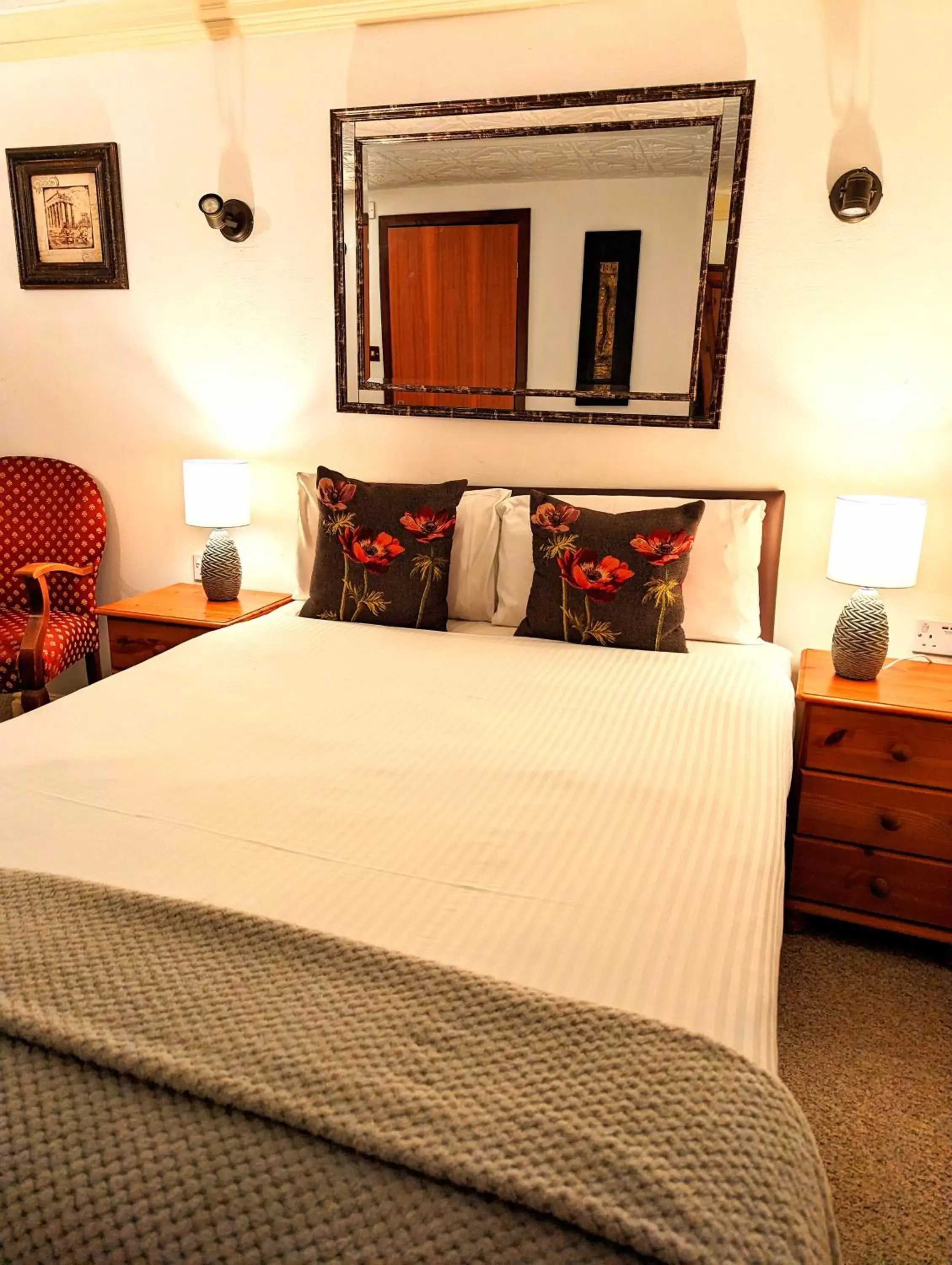 Bed in Brookside Hotel & Restaurant