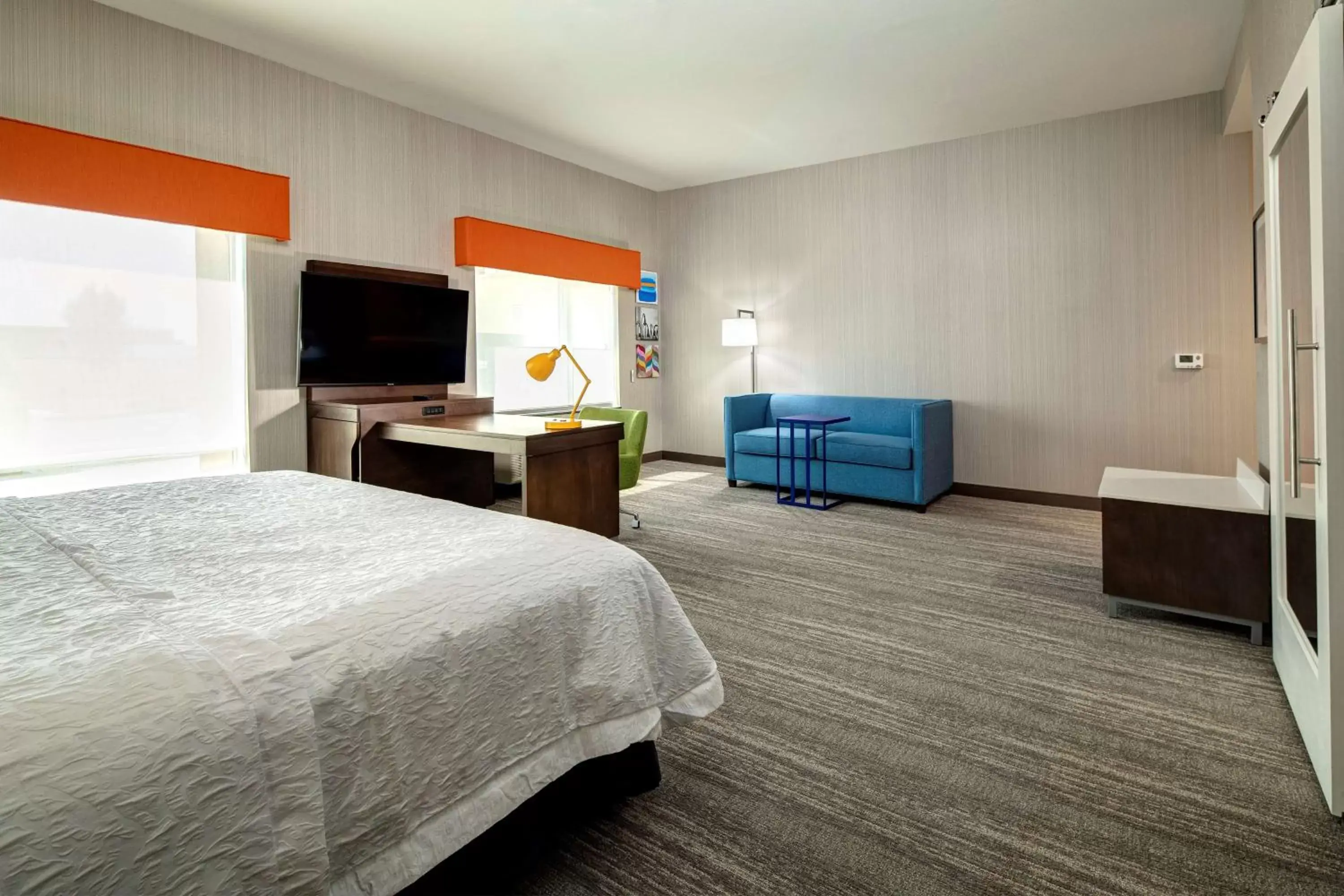 Bedroom, TV/Entertainment Center in Hampton Inn & Suites Indio, Ca