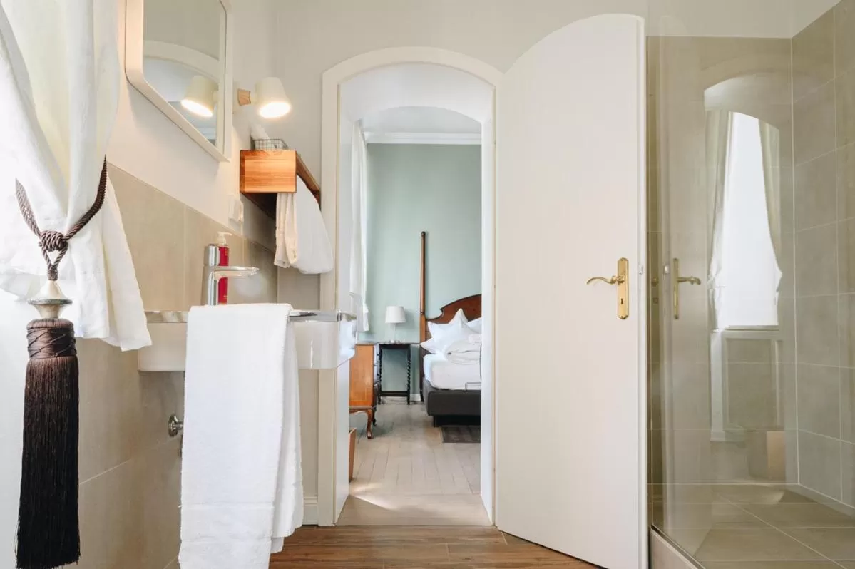 Bed in Boutiquehotel Kloster Pfalzel