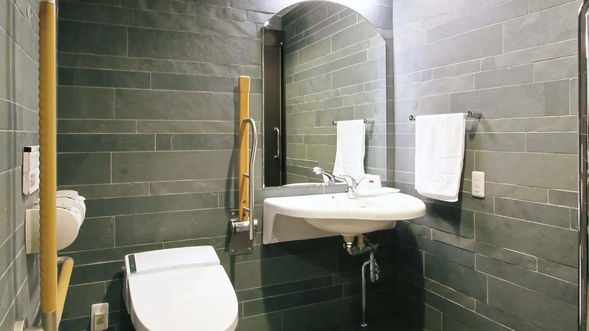 Bathroom in Toyoko Inn Tokyo Akiba Asakusabashi-eki Higashi-guchi Bathroom in Toyoko Inn Tokyo Akiba Asakusabashi-eki Higashi-guchi