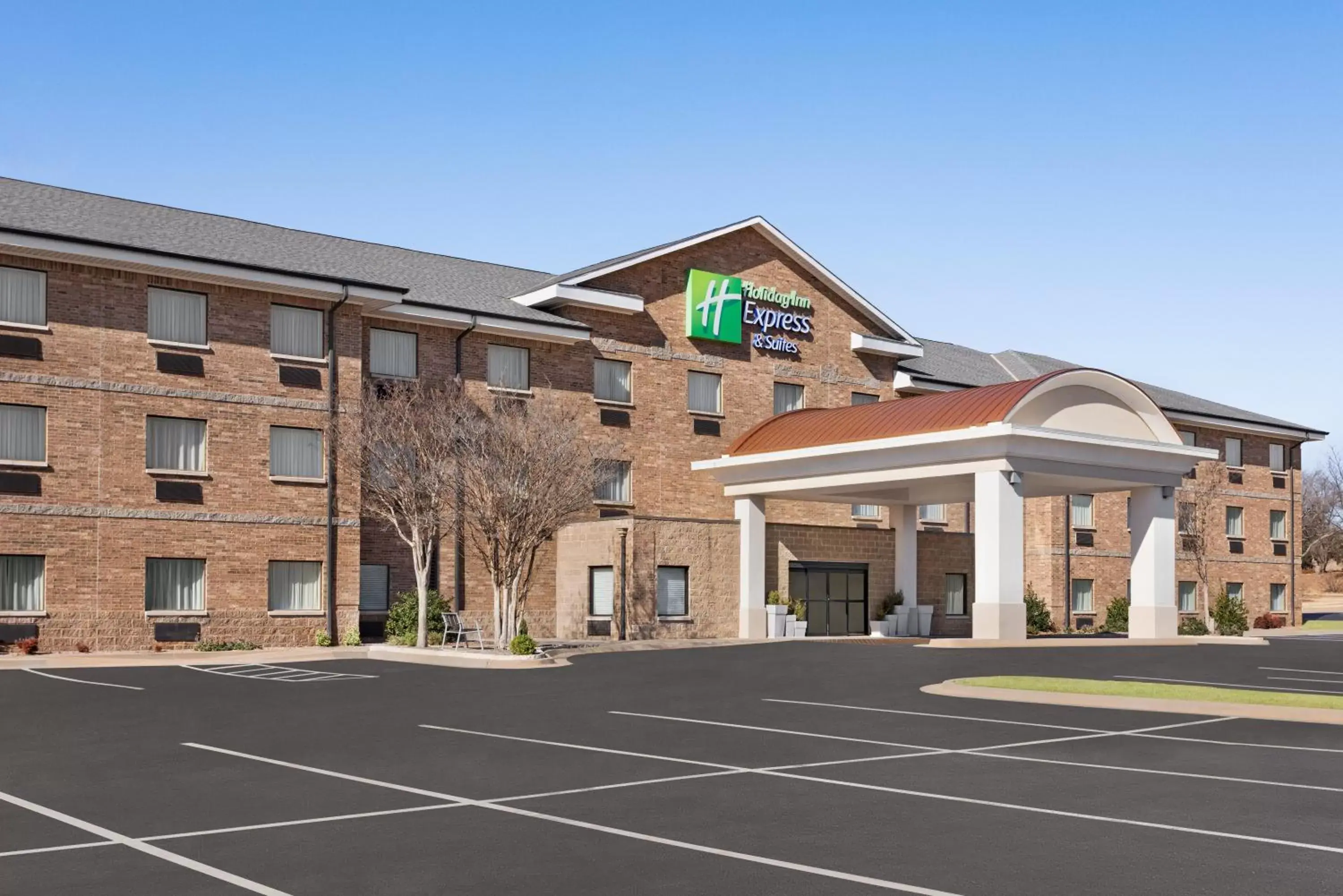 Property Building in Holiday Inn Express Hotel & Suites Edmond, an IHG Hotel