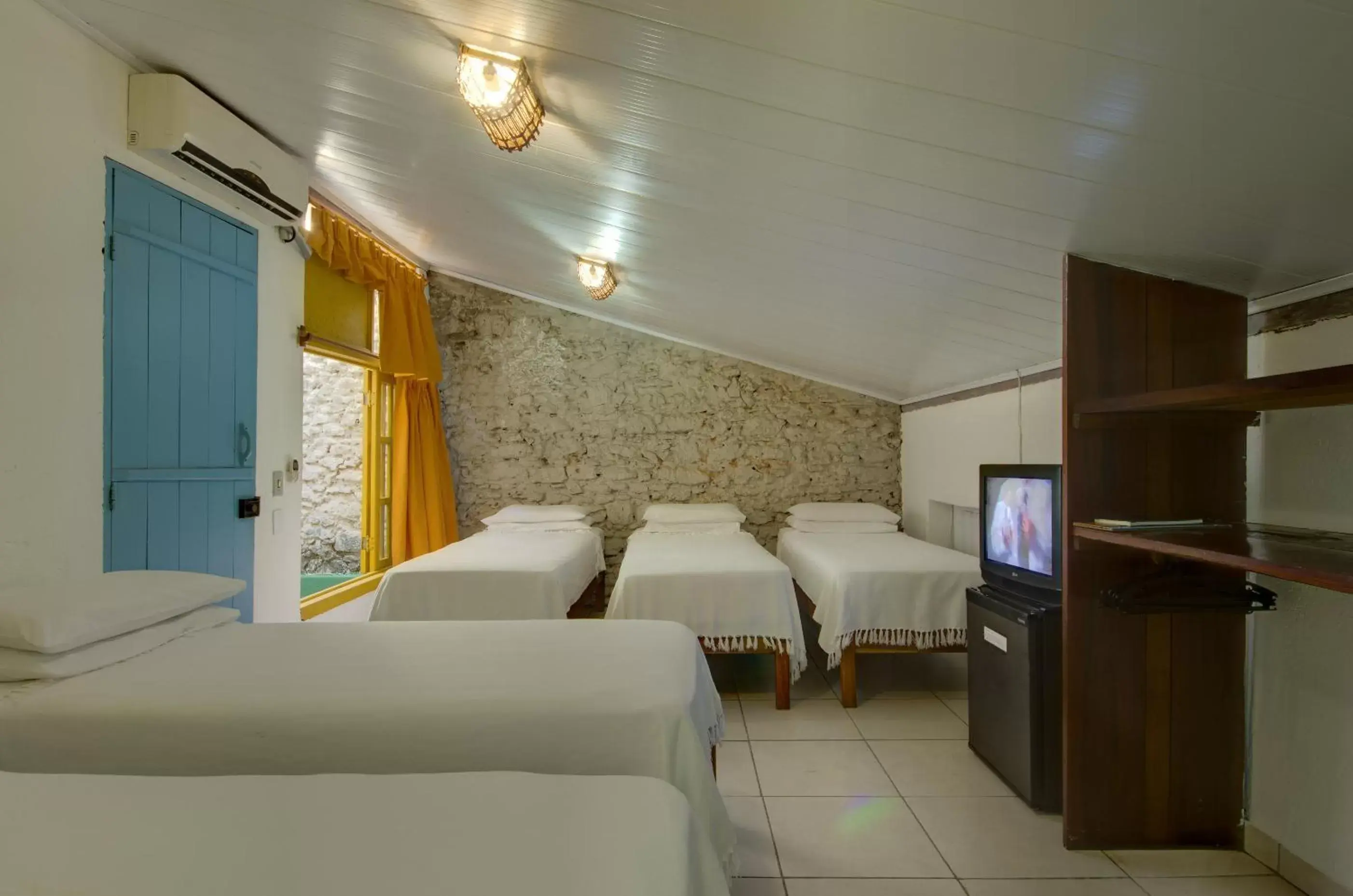 Standard Family Room in Hotel Estalagem Porto Seguro Standard Family Room in Hotel Estalagem Porto Seguro