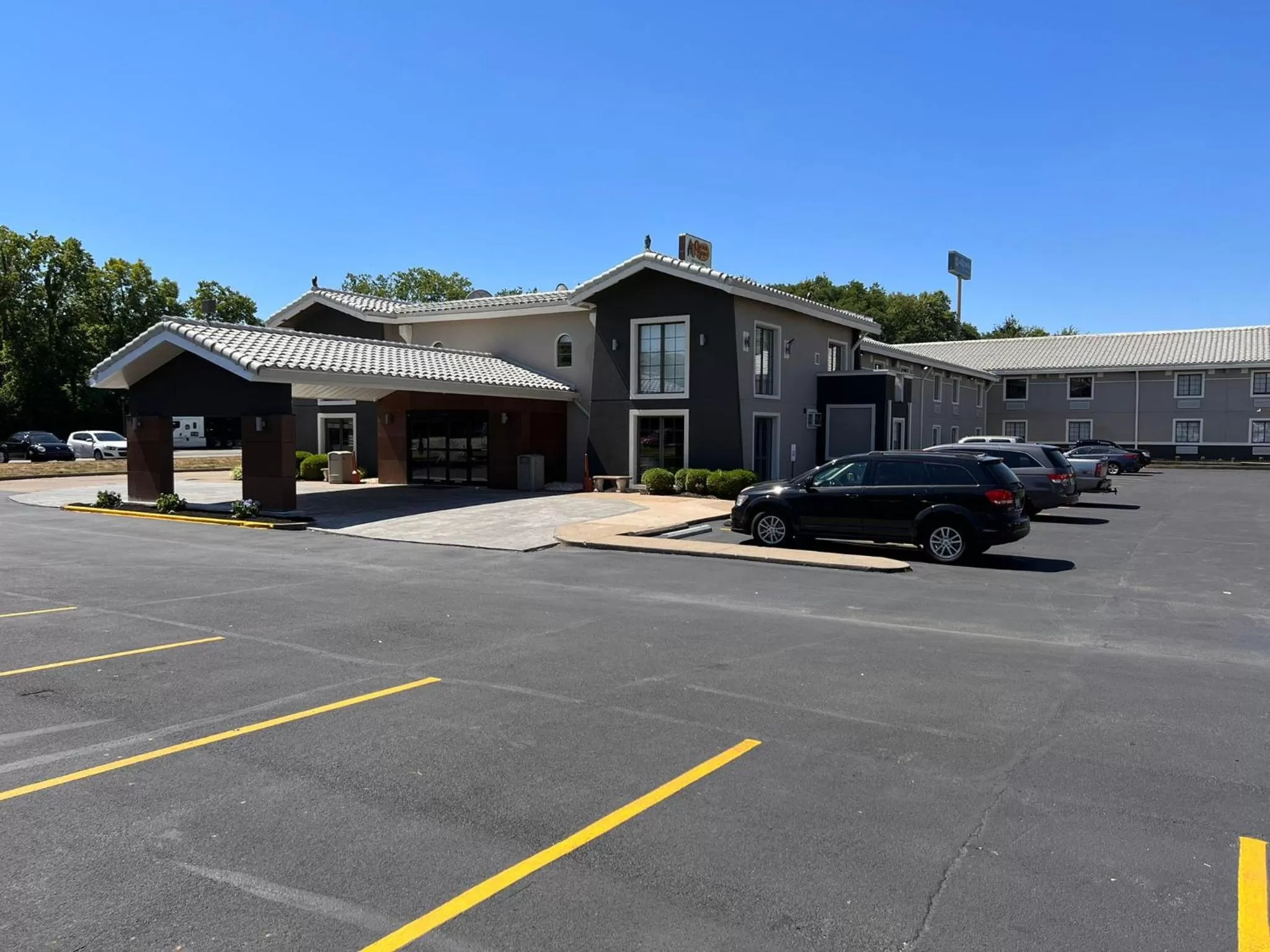 Property building in La Quinta Inn Lexington-Horse Park