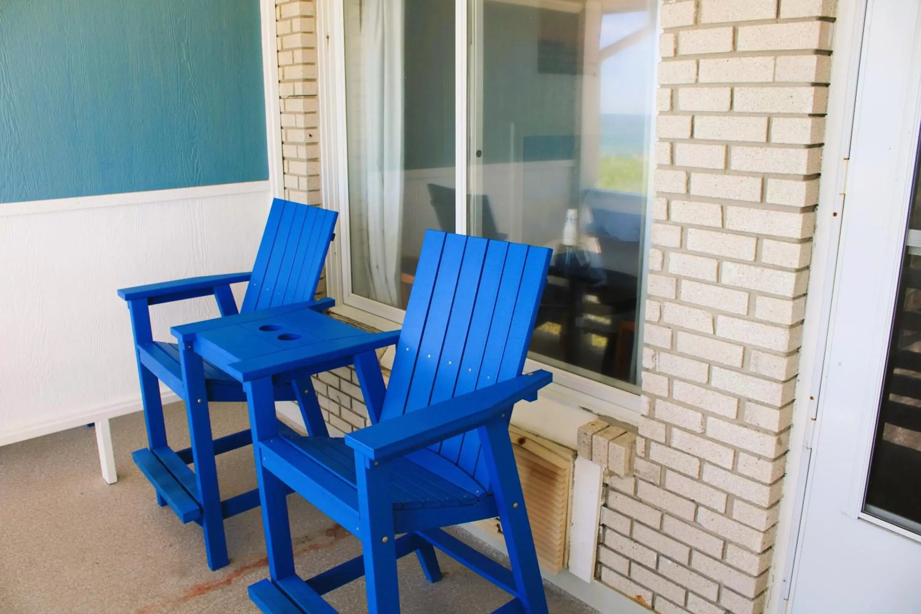 Patio in Blue Heron Motel