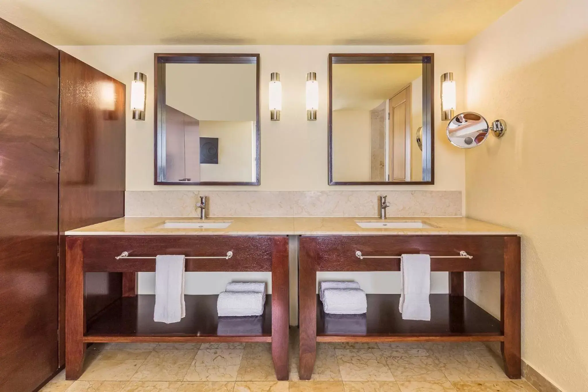 Bathroom in Grand Fiesta Americana Los Cabos All Inclusive Golf & Spa