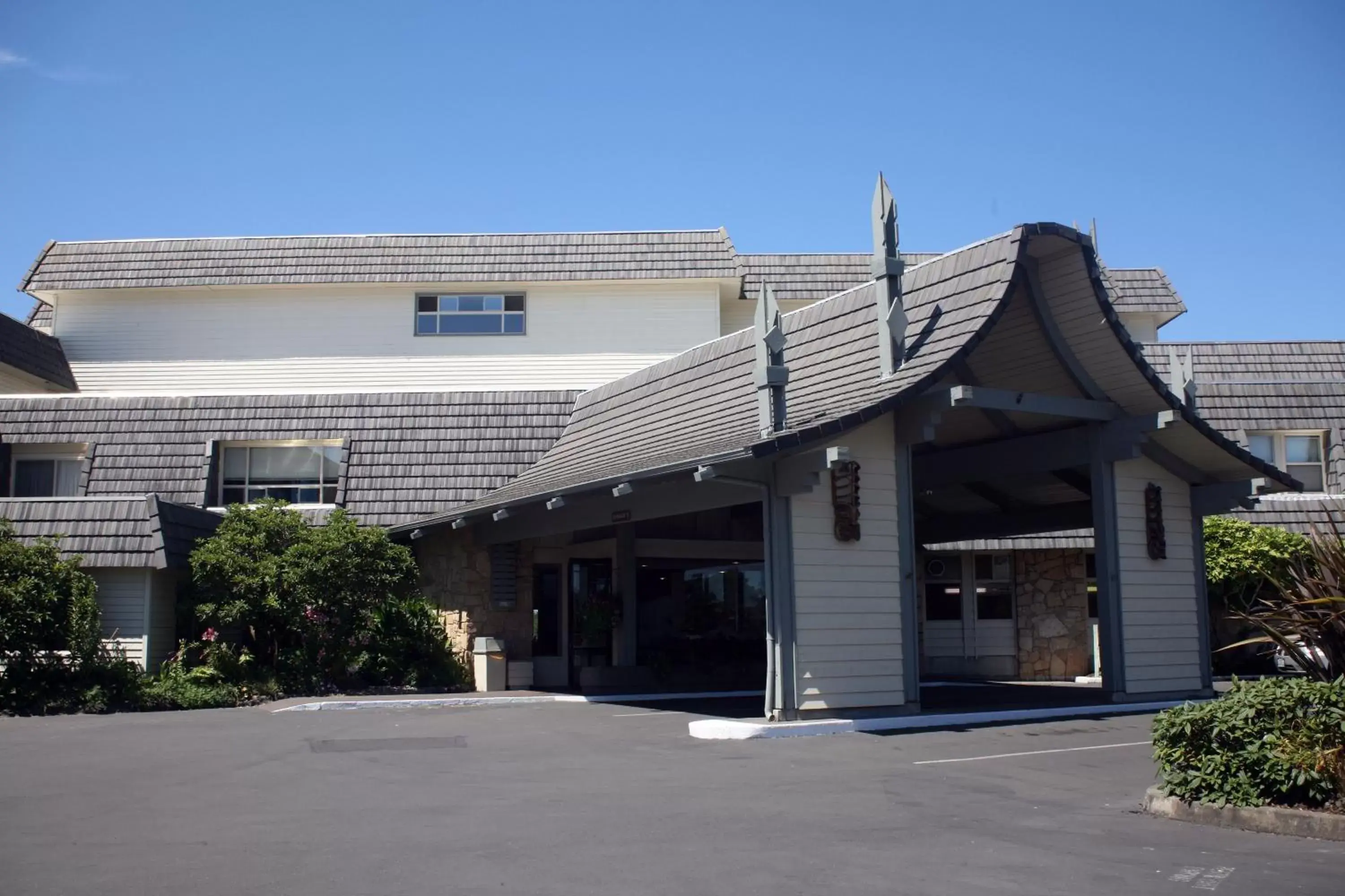 Facade/entrance in The Polynesian Resort Facade/entrance in The Polynesian Resort