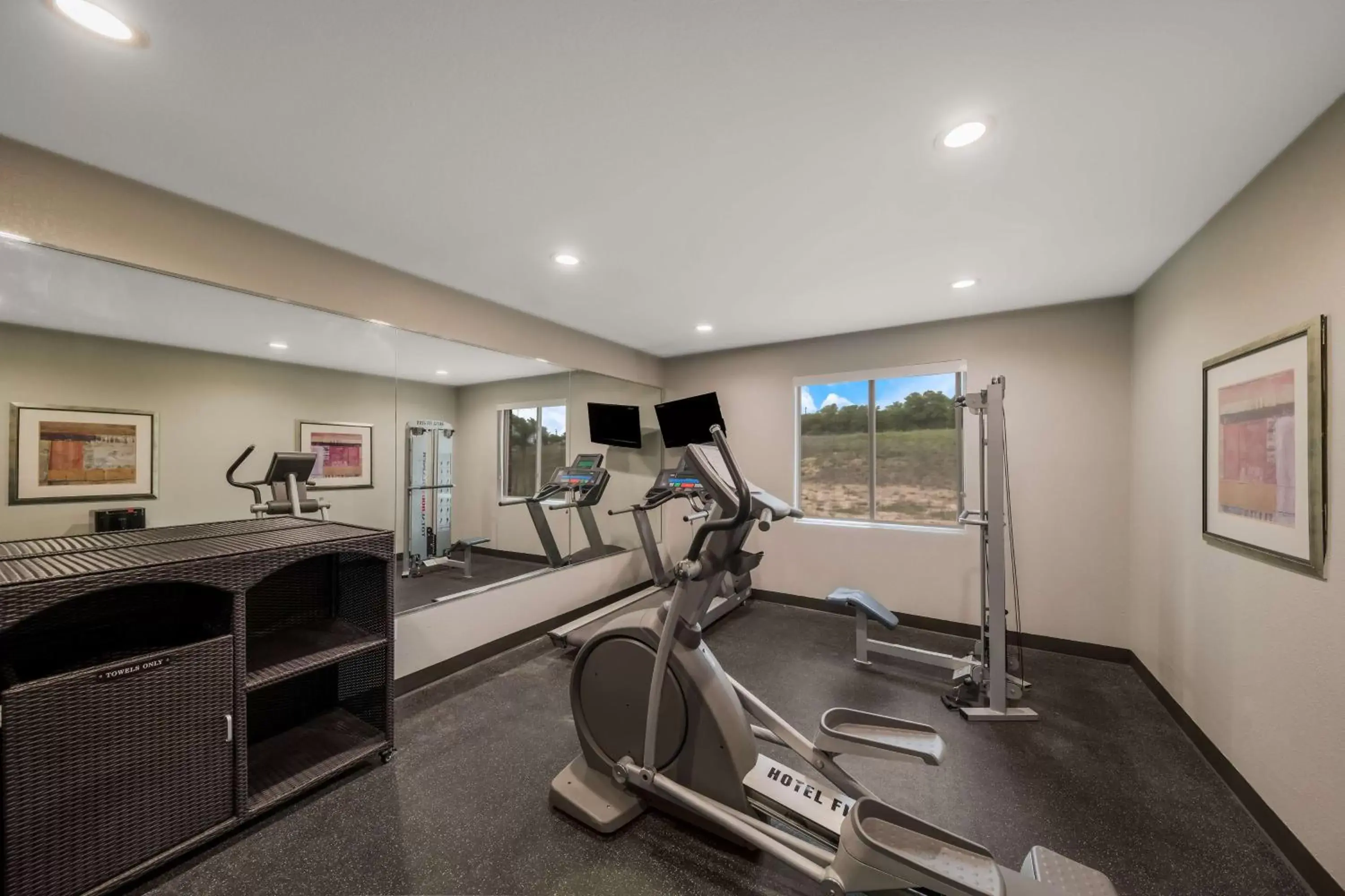 Fitness centre/facilities, Fitness Center/Facilities in Best Western Bowie Inn & Suites