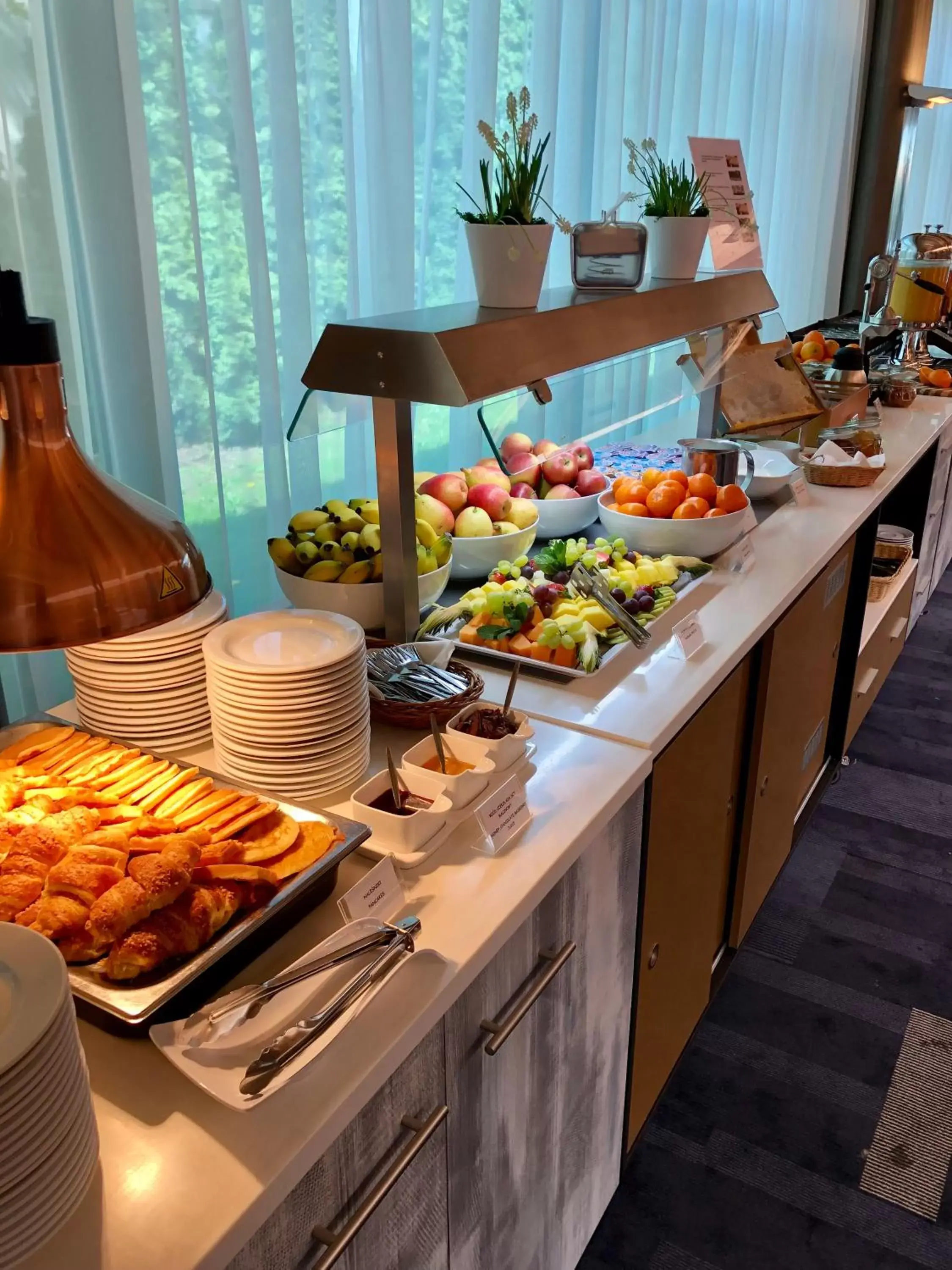 Buffet breakfast in Express Kraków Hotel