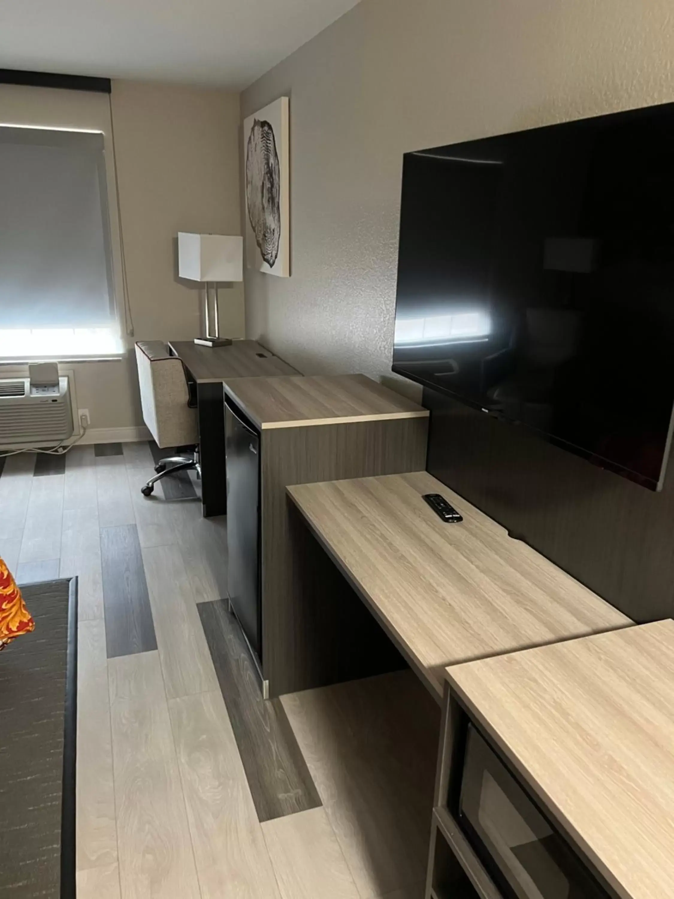 TV and multimedia, Kitchen/Kitchenette in Prime Inn & Suites Poteau