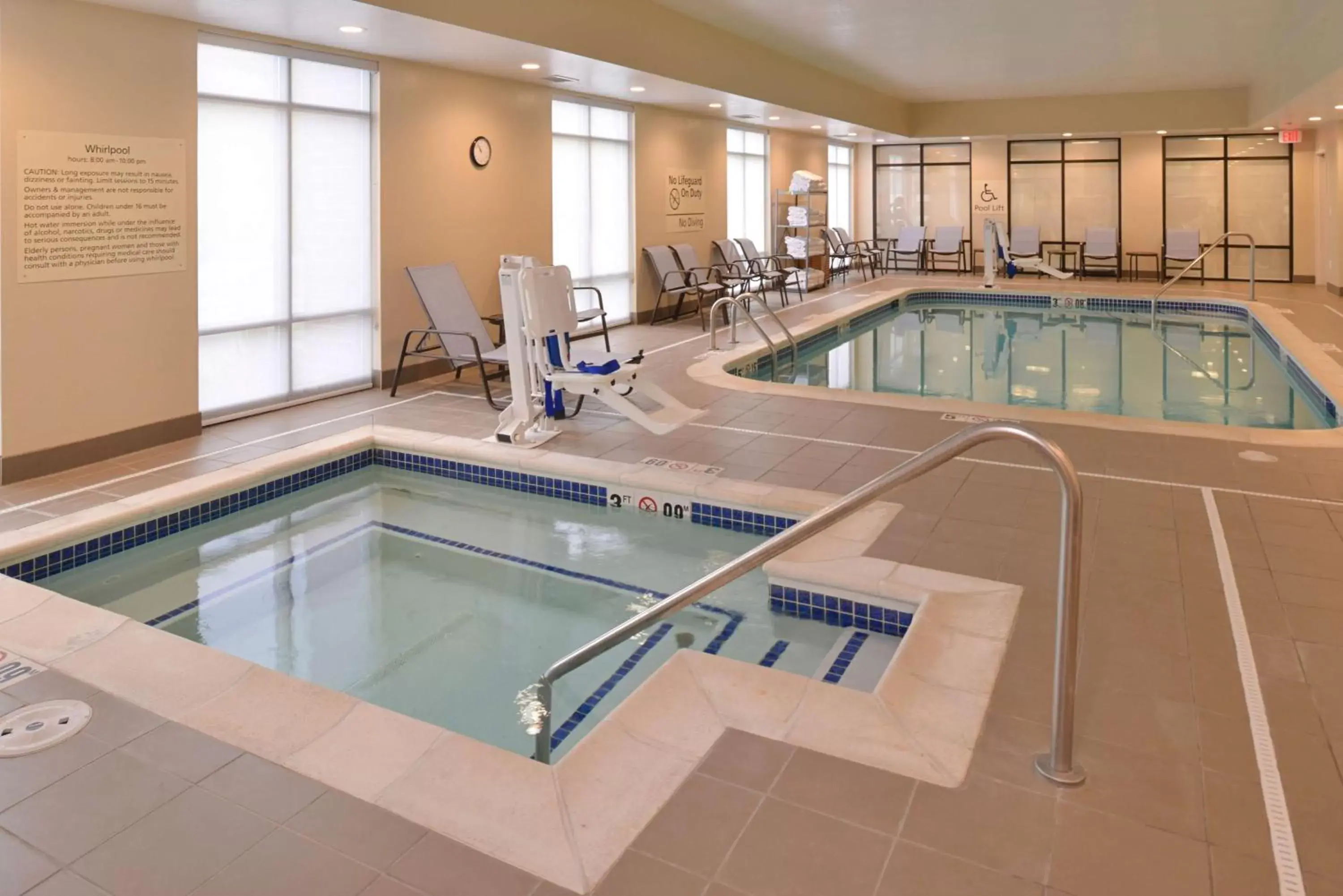 Pool view, Swimming Pool in Hampton Inn Omaha Midtown-Aksarben