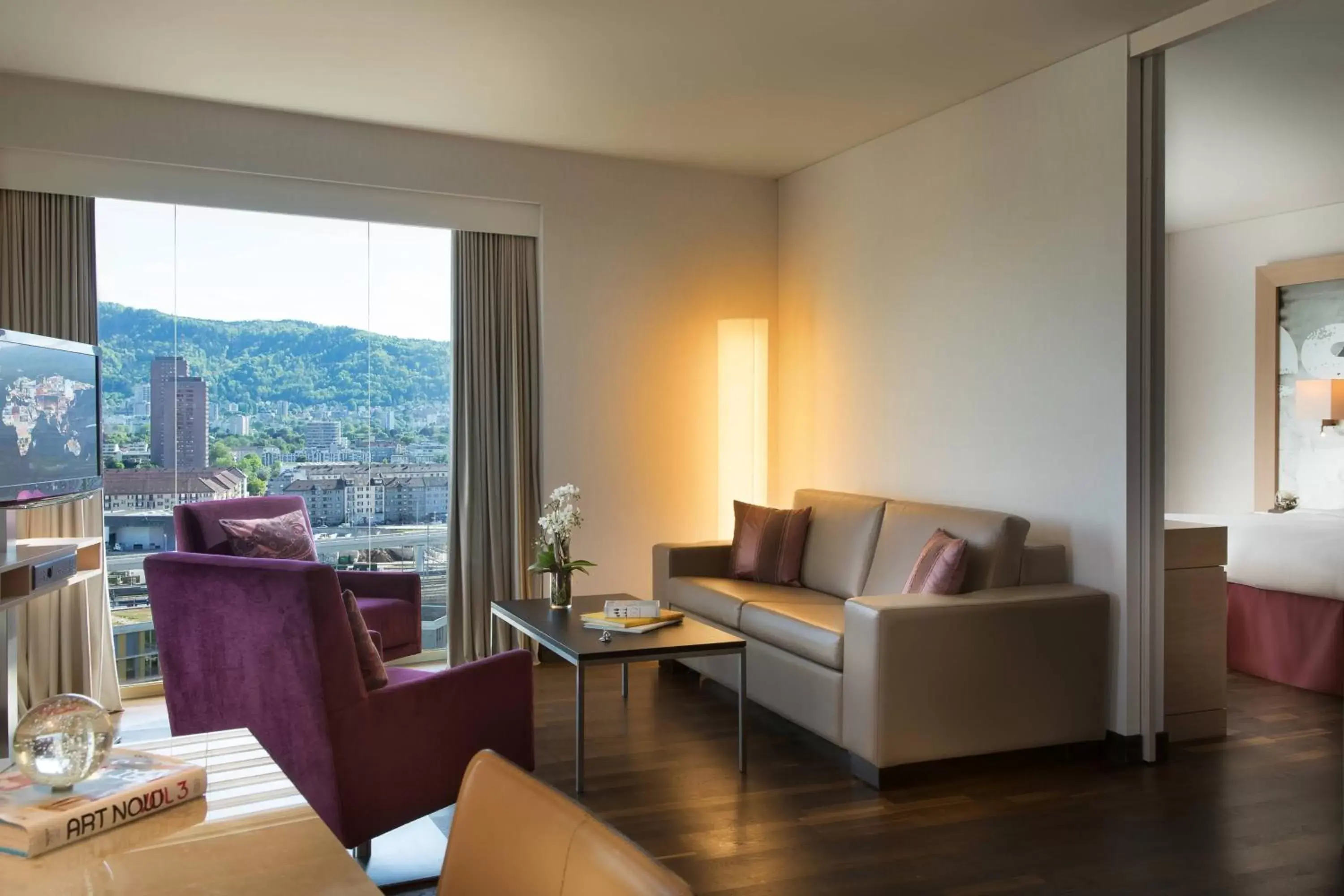 Living room, Seating Area in Renaissance Zurich Tower Hotel