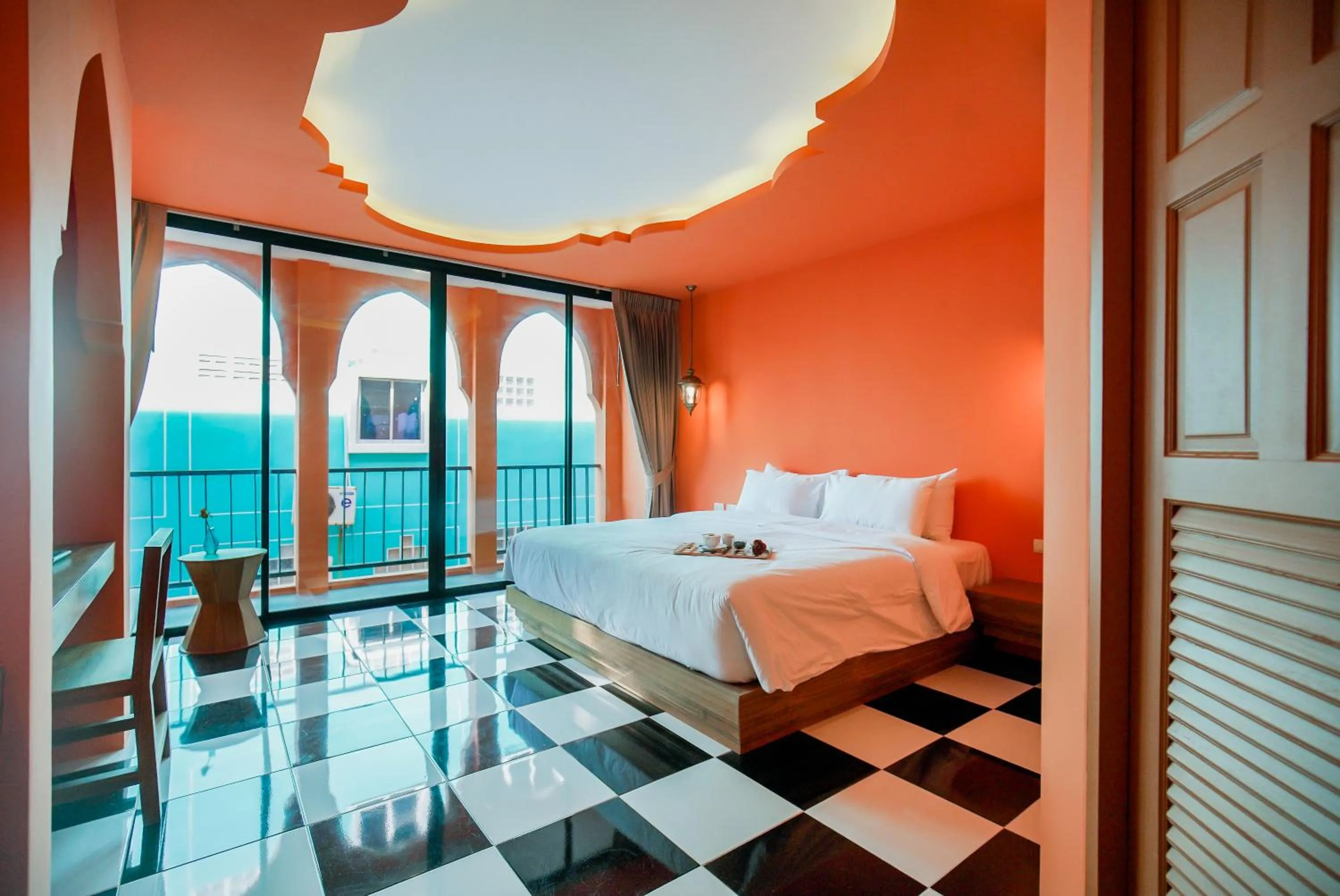 Photo of the whole room, Bed in Khaleej Mass Hotel Patong