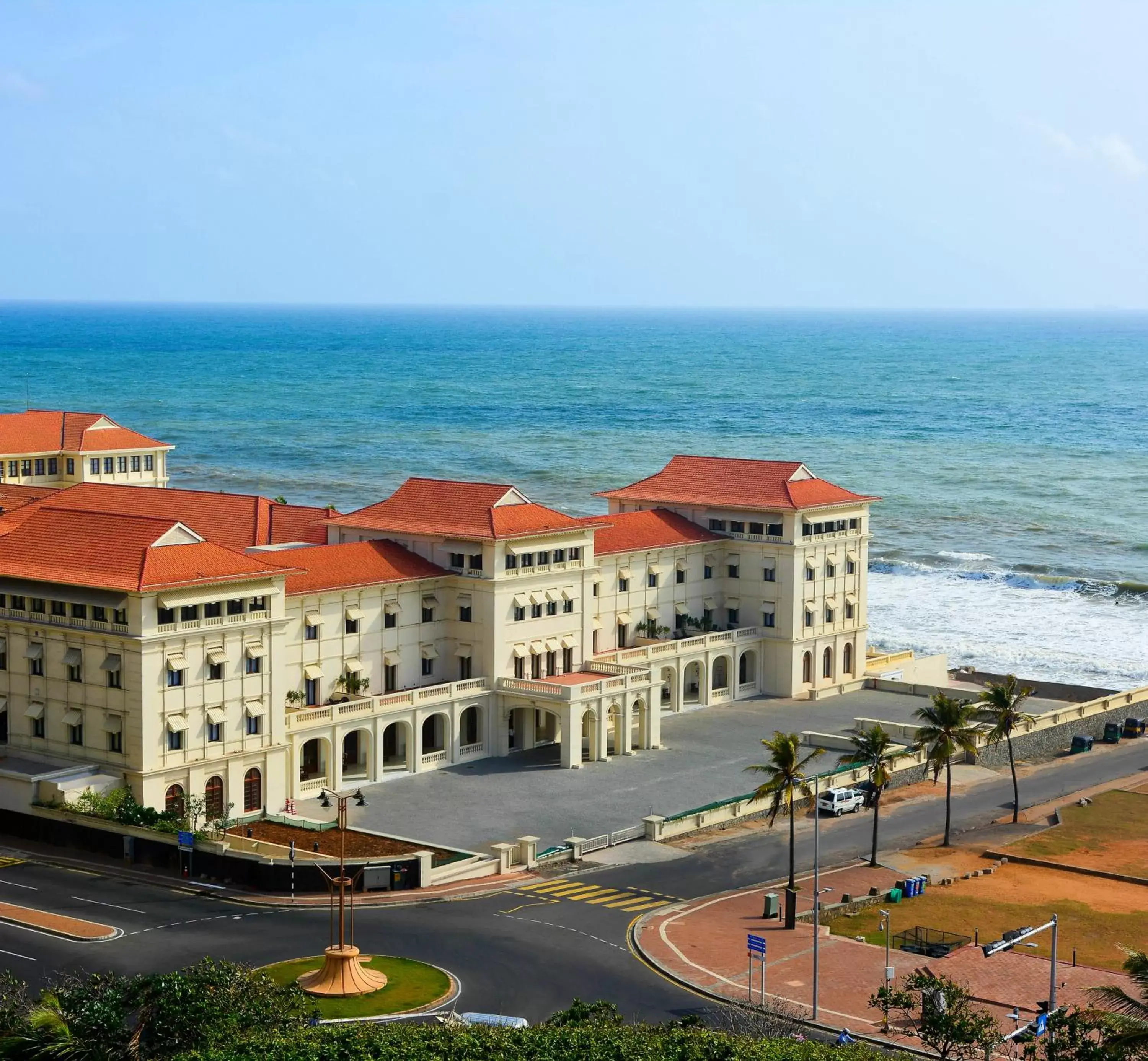 Facade/entrance, Bird's-eye View in Galle Face Hotel