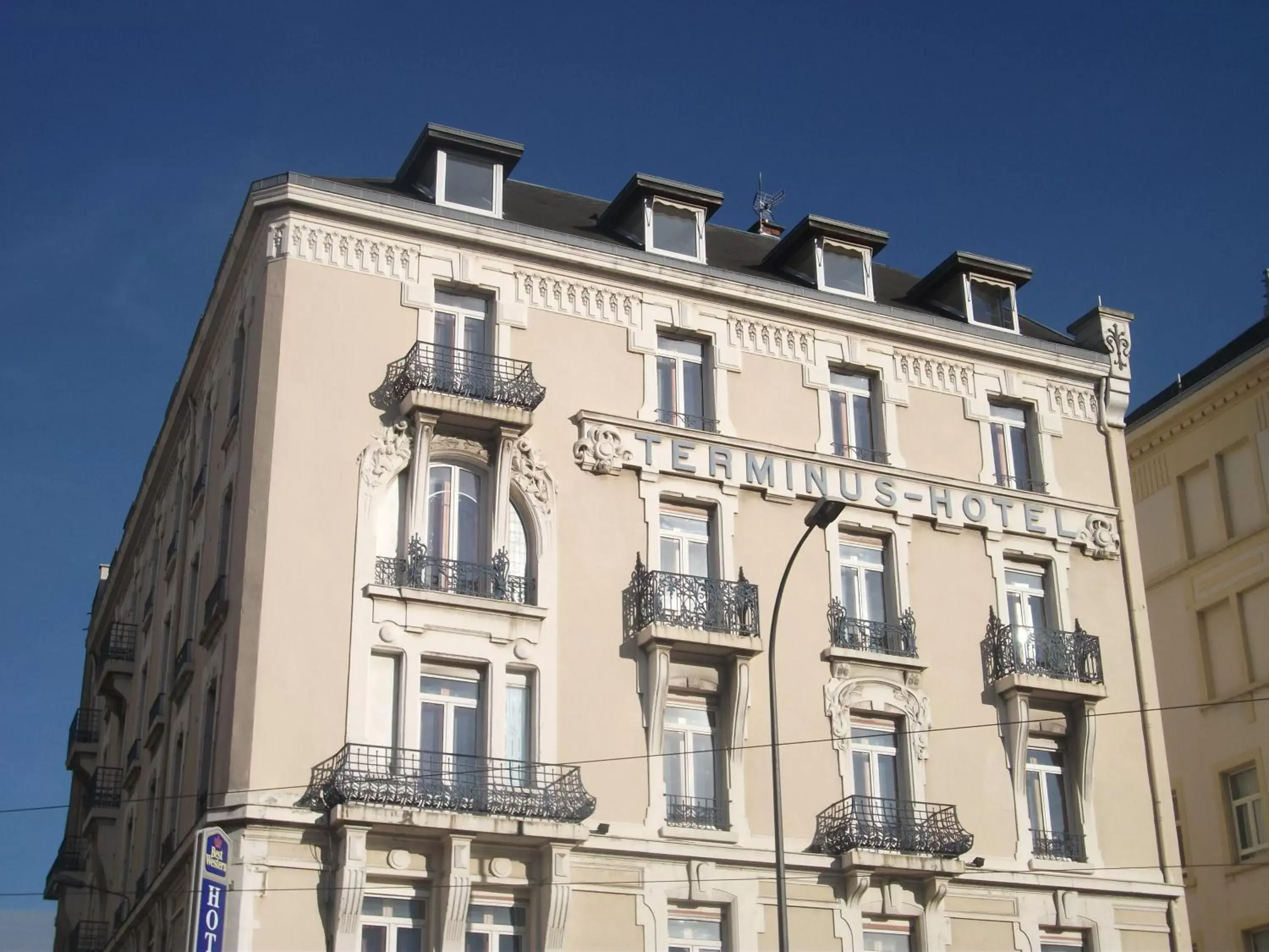 Property Building in Hôtel Terminus