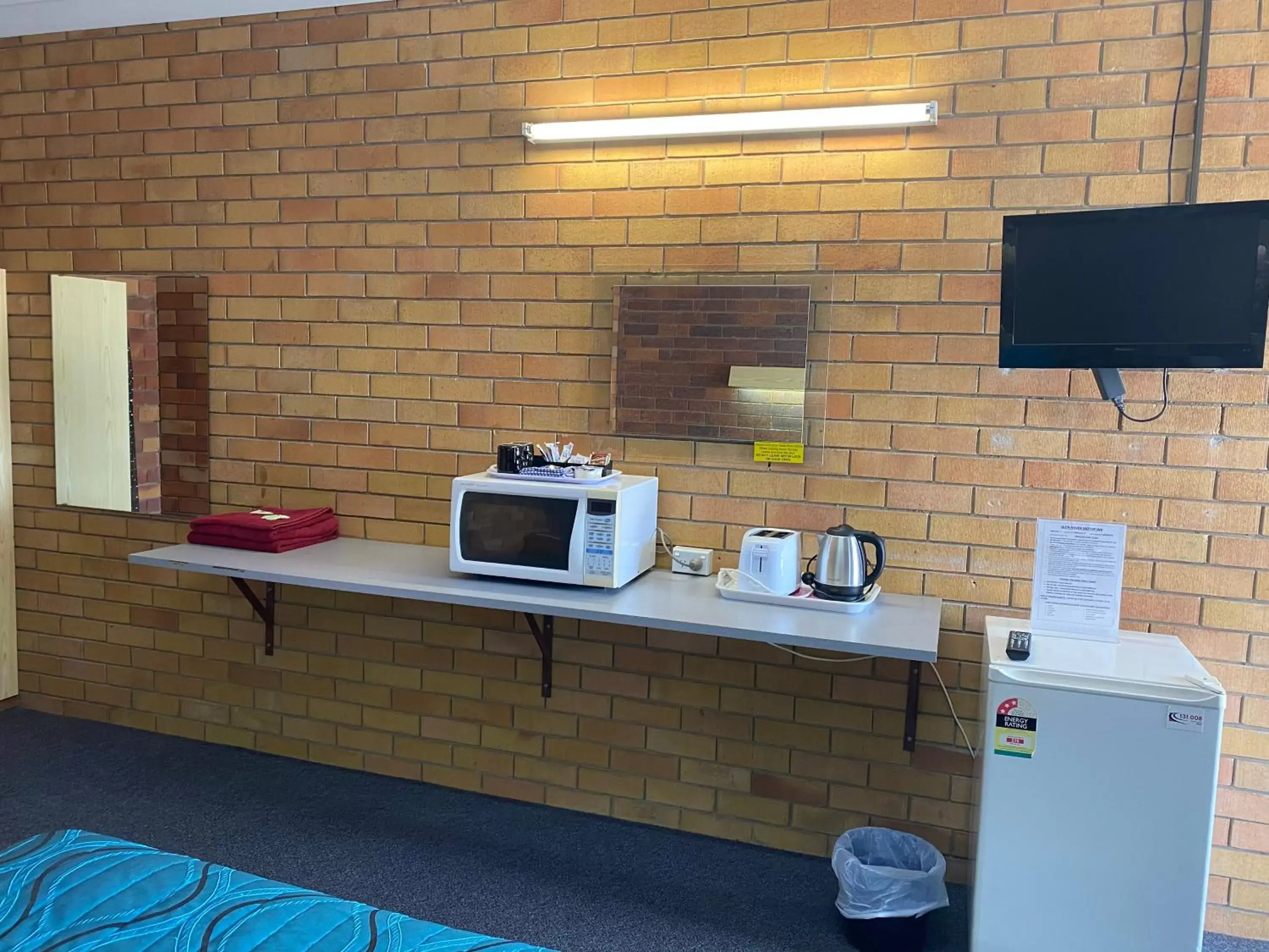 Kitchen/Kitchenette in Glen Innes Lodge Motel