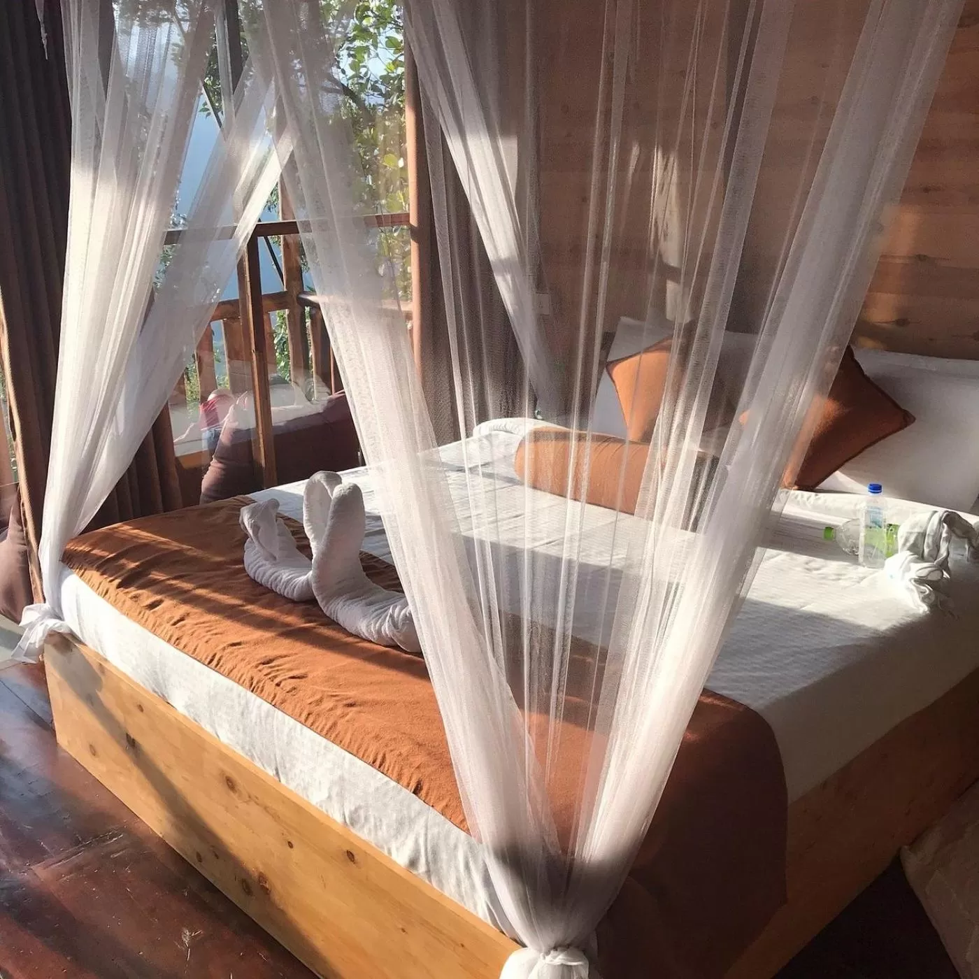 Bedroom, Bed in Saffron Eco Cottage