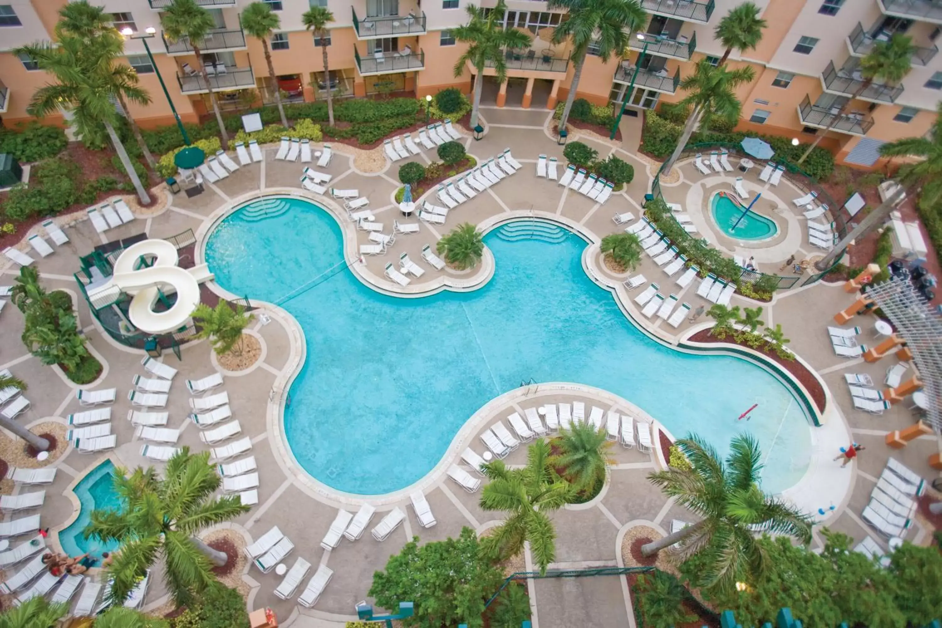 Swimming pool in Club Wyndham Palm-Aire