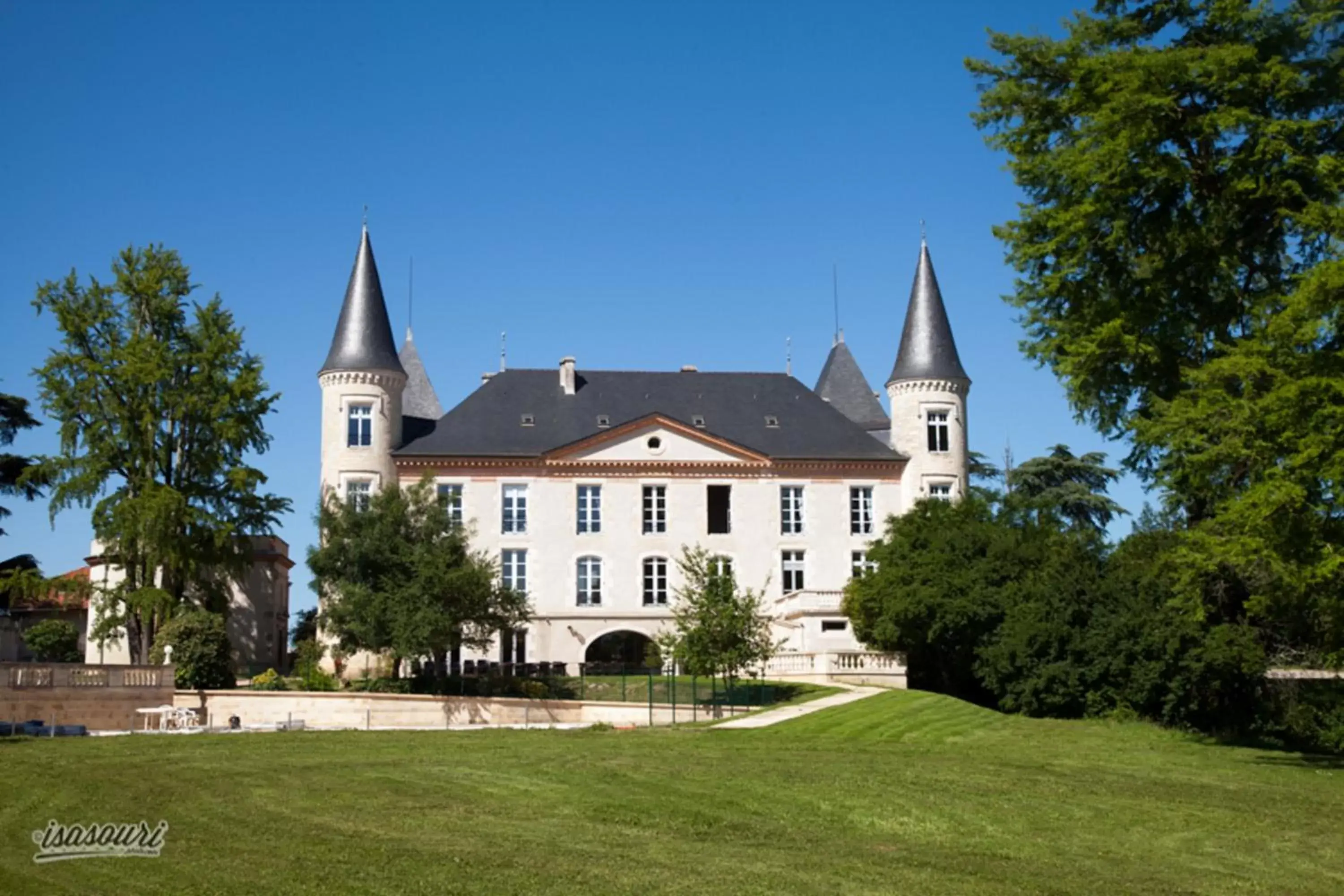 Facade/entrance, Property Building in Logis Château Saint Marcel