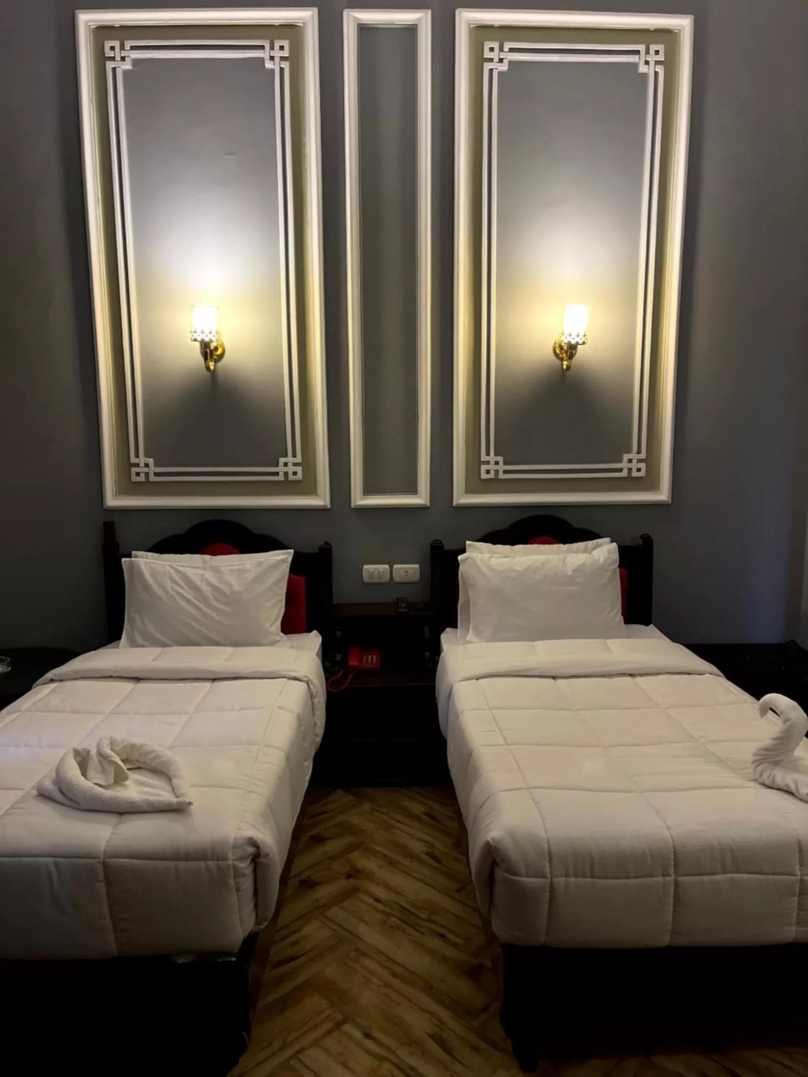 Bedroom, Bed in Cosmopolitan hotel