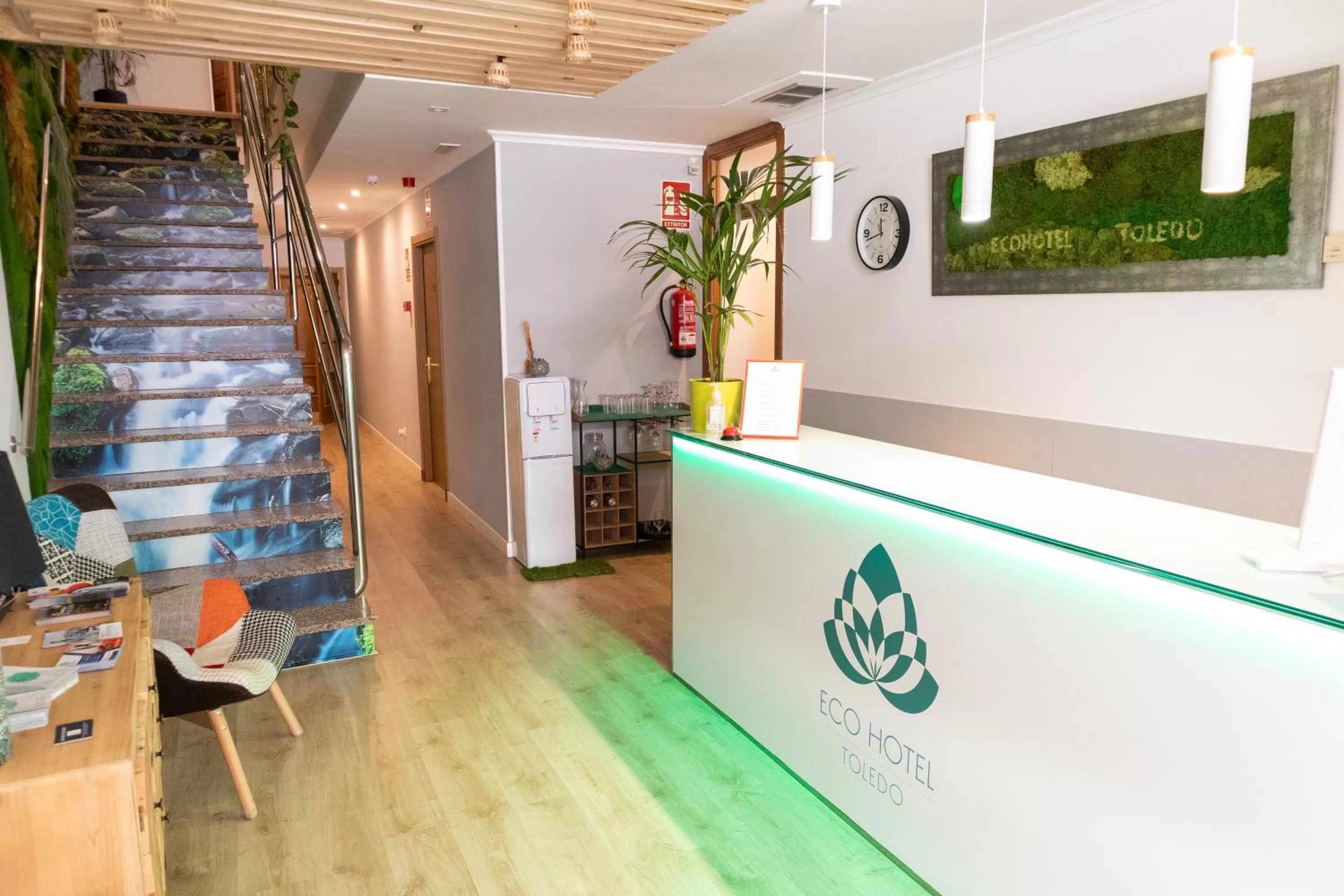 Lobby or reception in Eco Hotel Toledo