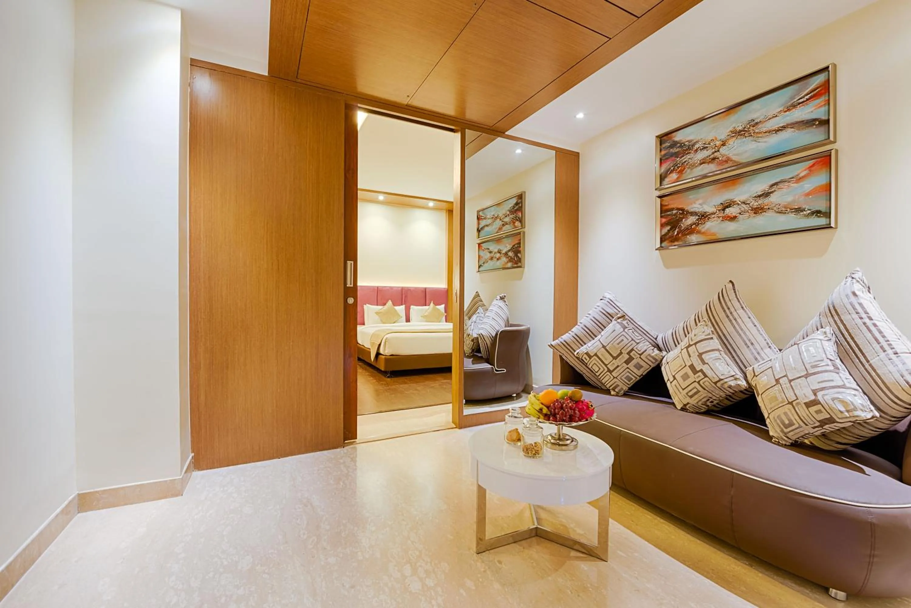 Living room, Bed in Kiscol Grands Hotel