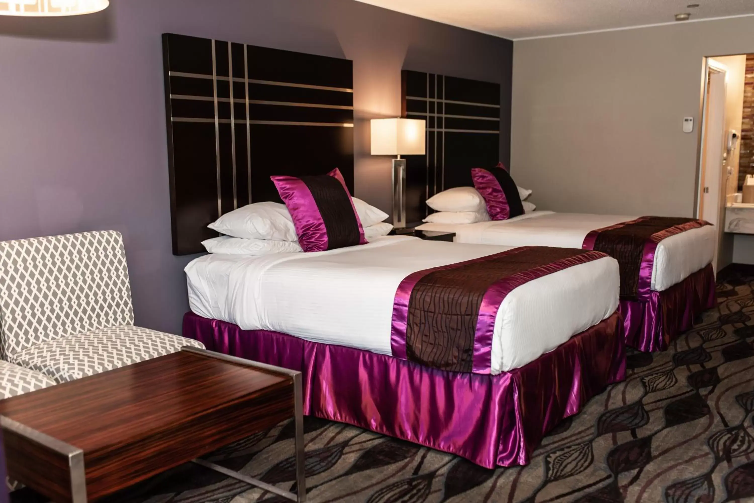 Bedroom, Bed in Gateway Inn and Suites