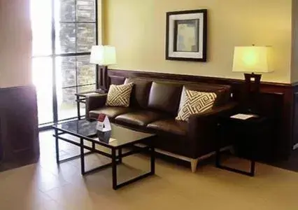 Seating Area in Comfort Inn & Suites Woodward